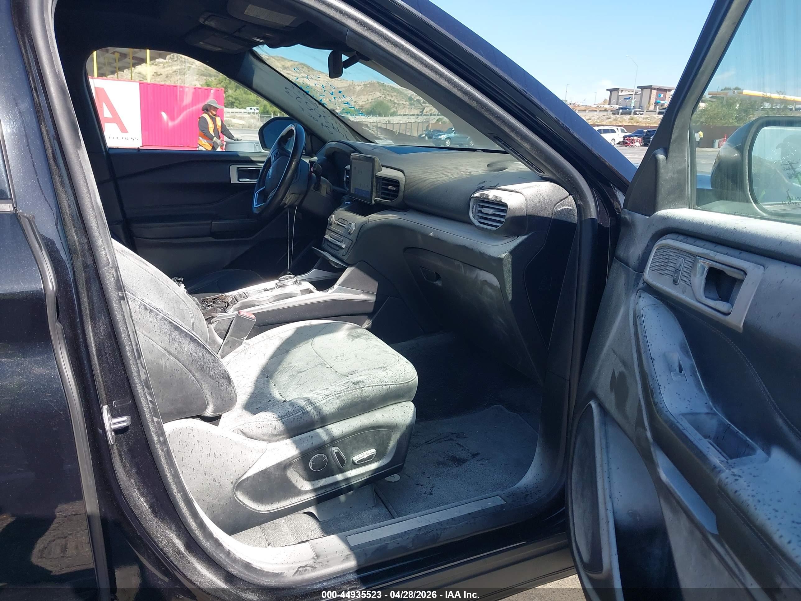 FORD EXPLORER image 5