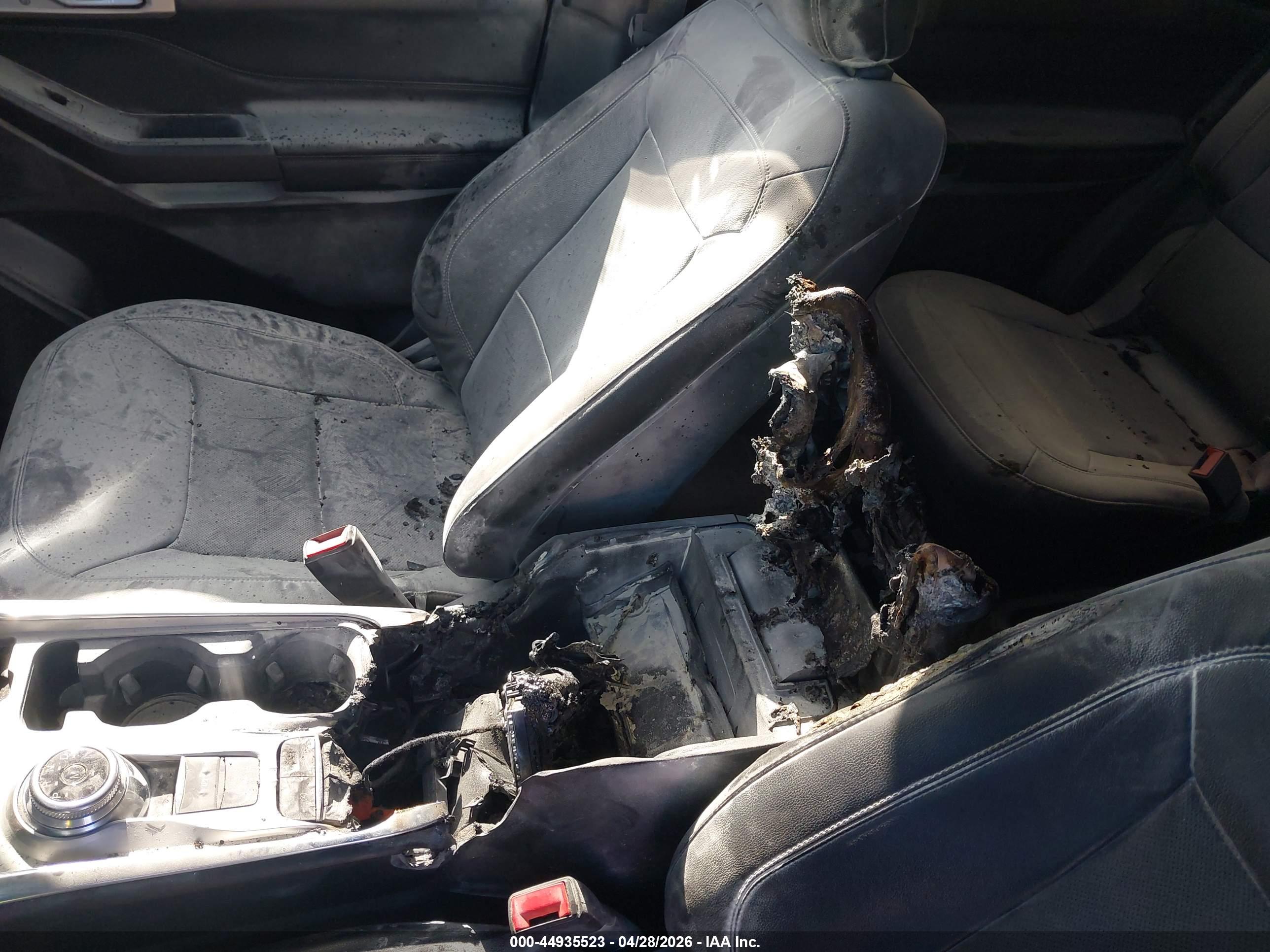 FORD EXPLORER image 6