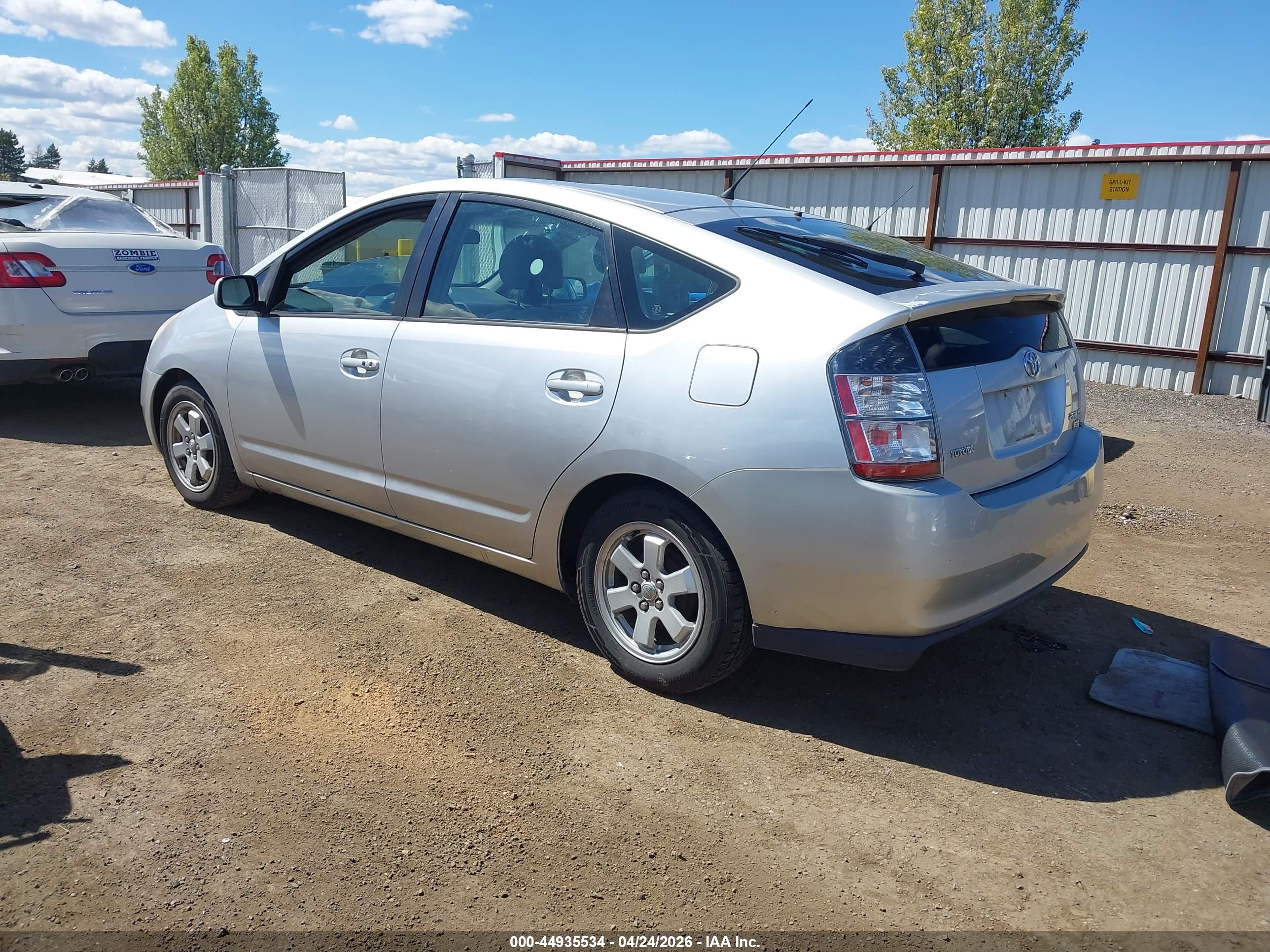 TOYOTA PRIUS image 3