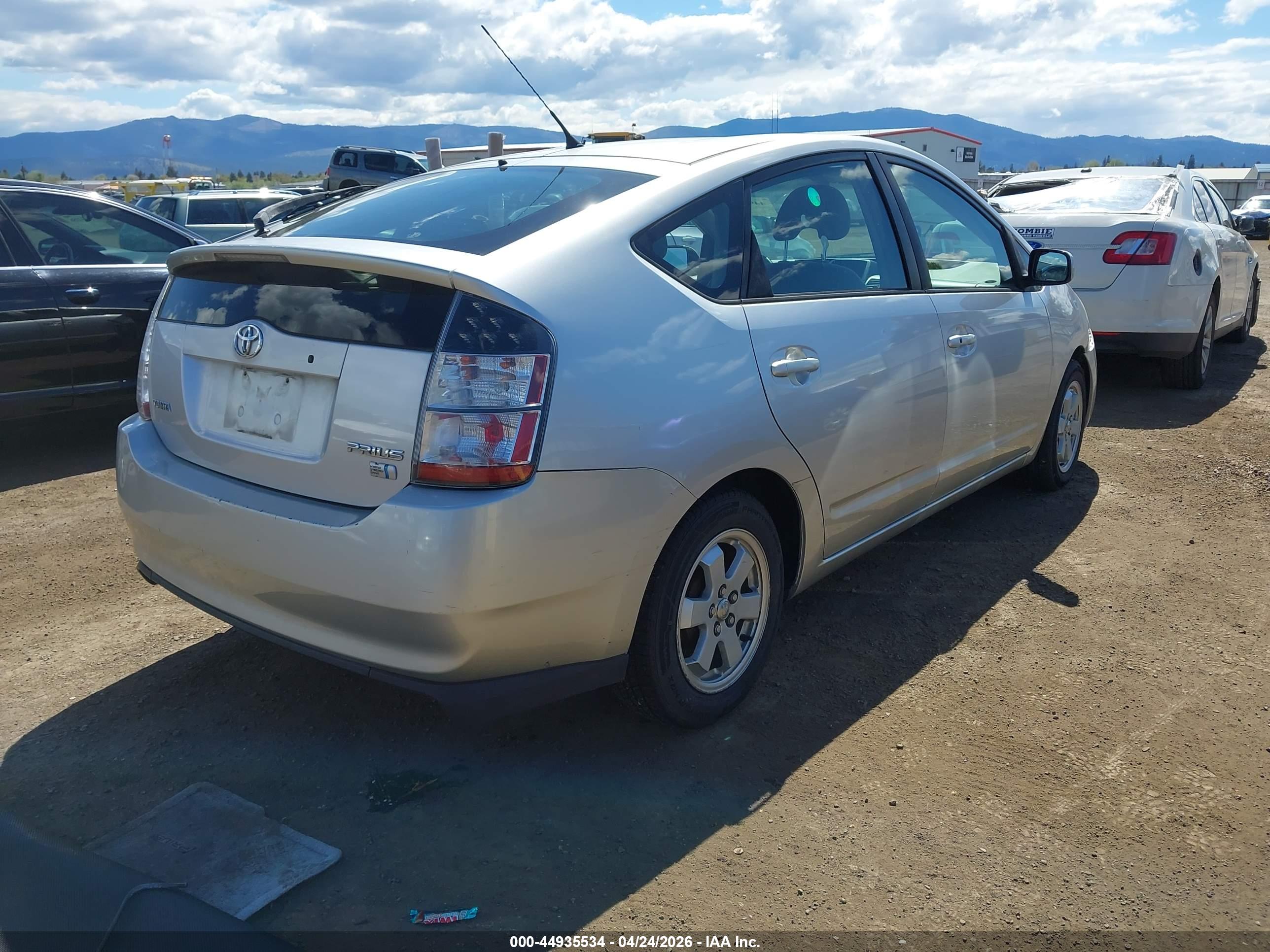 TOYOTA PRIUS image 4