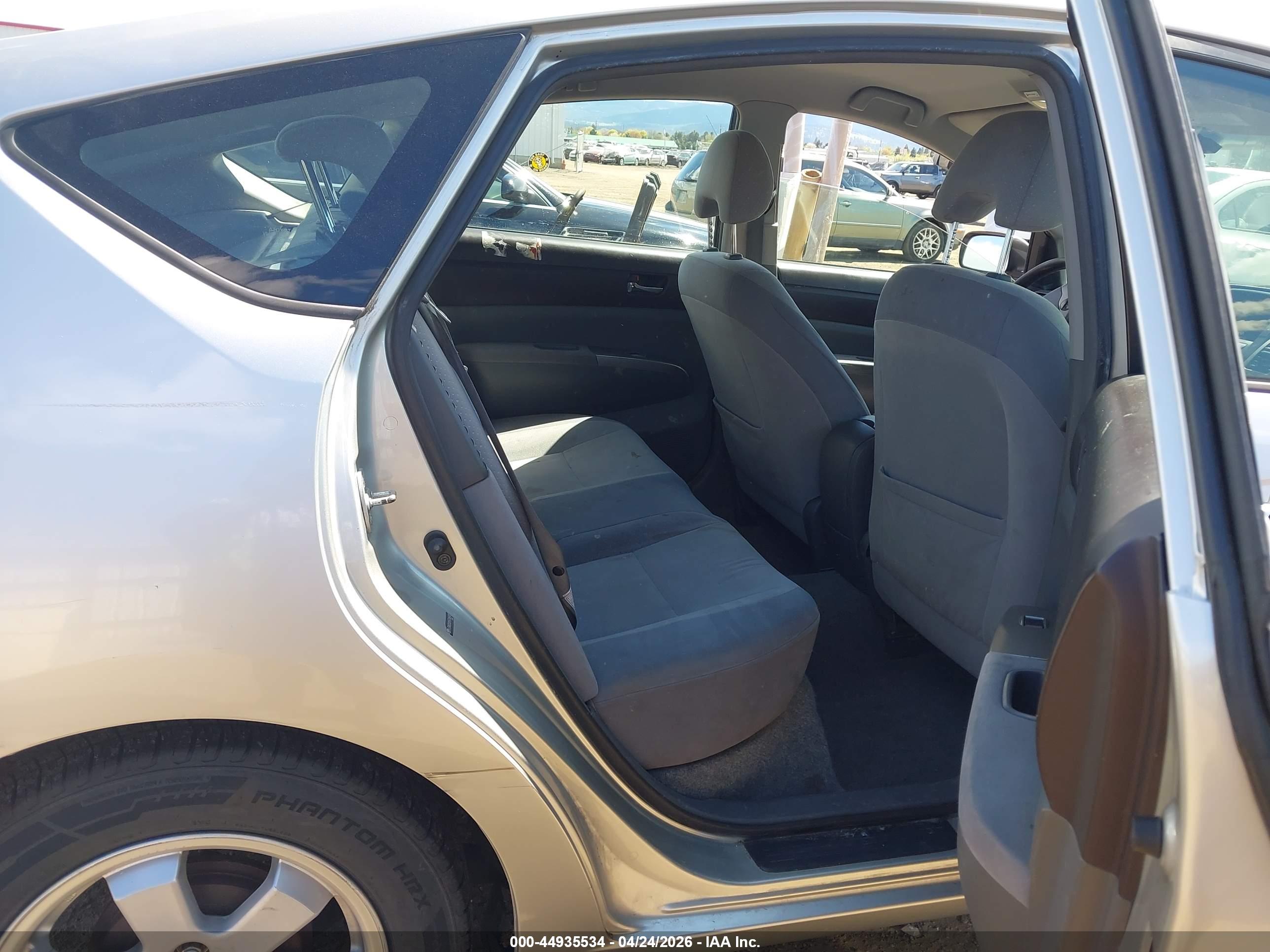 TOYOTA PRIUS image 8
