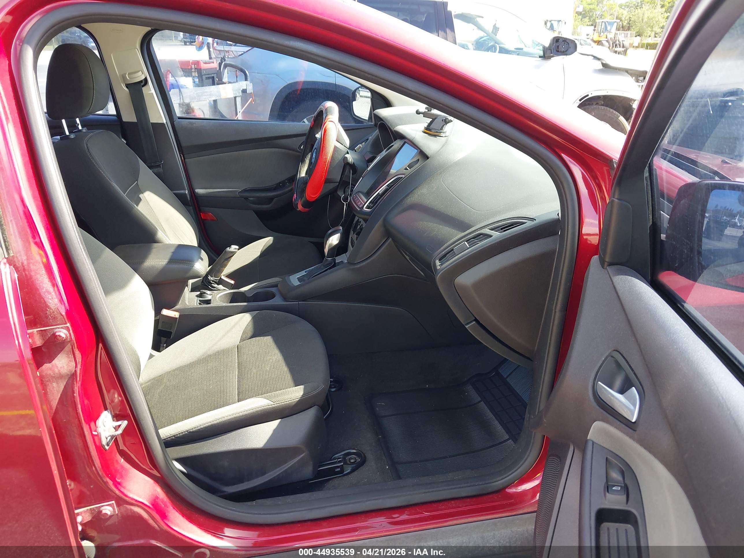 FORD FOCUS image 5