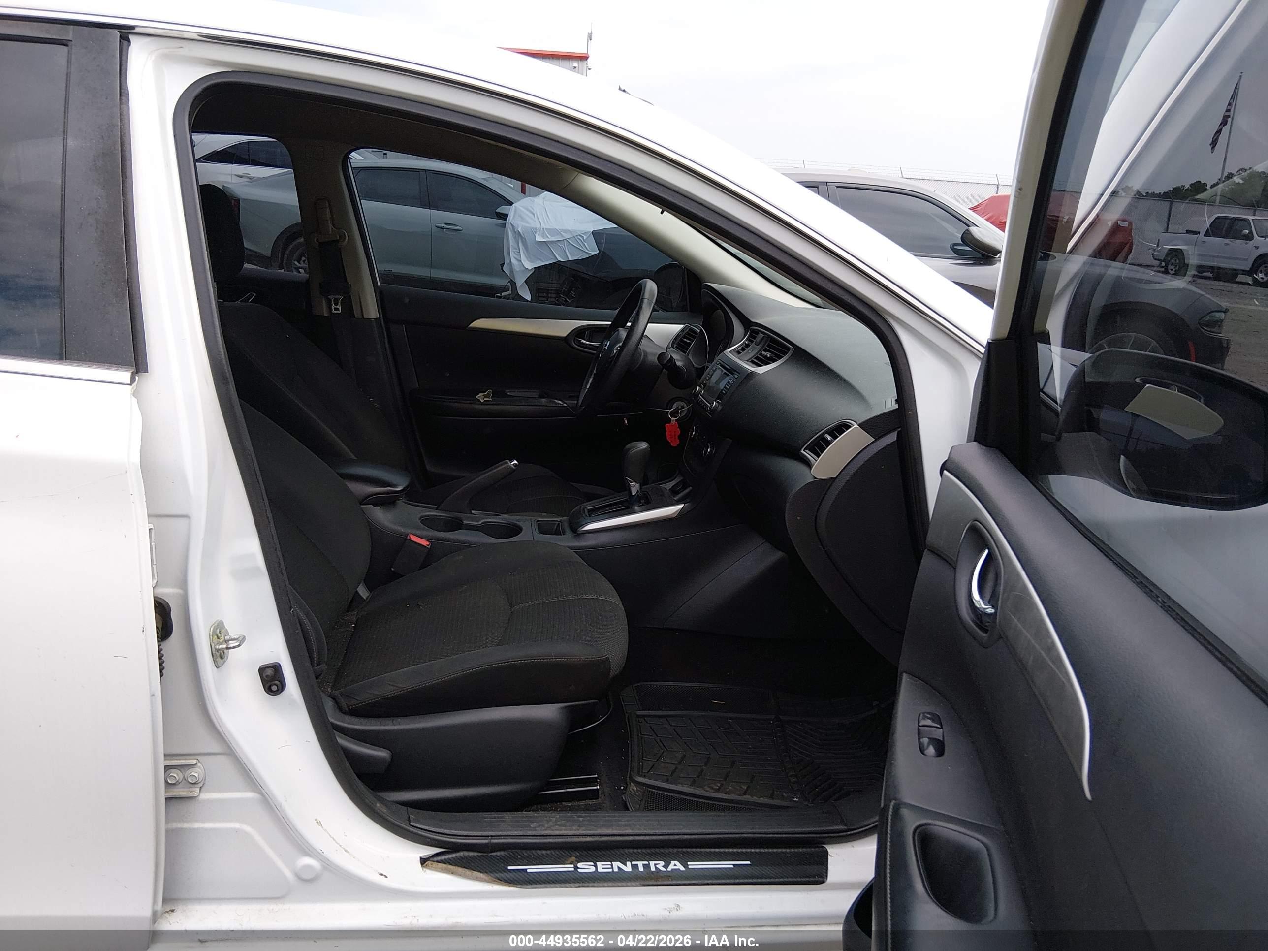 NISSAN SENTRA image 5