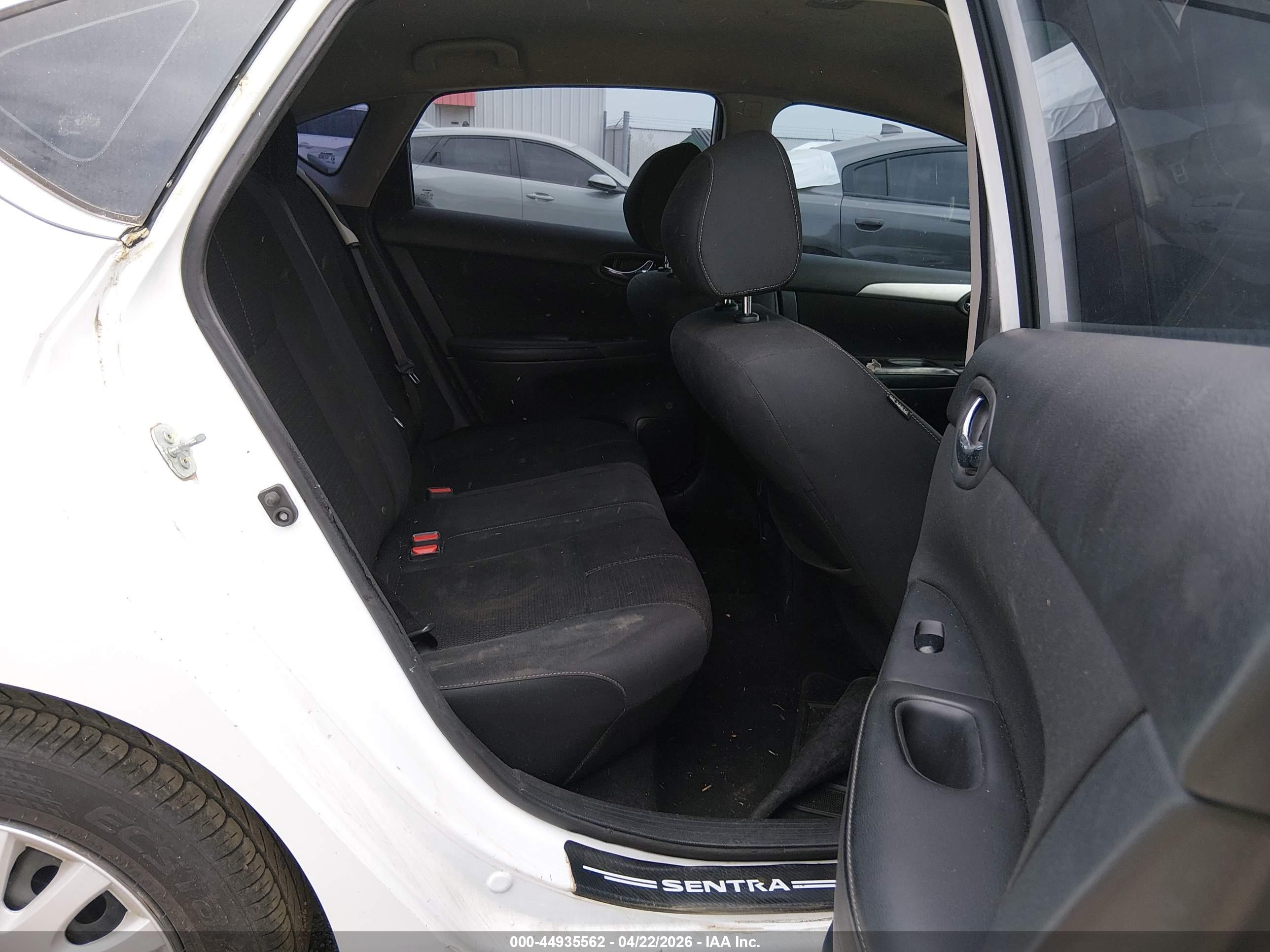 NISSAN SENTRA image 8