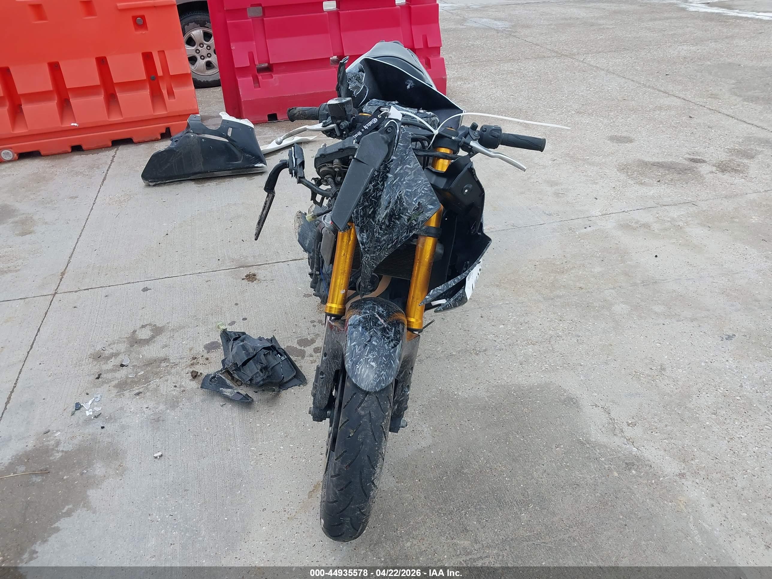 YAMAHA YZFR3 image 5