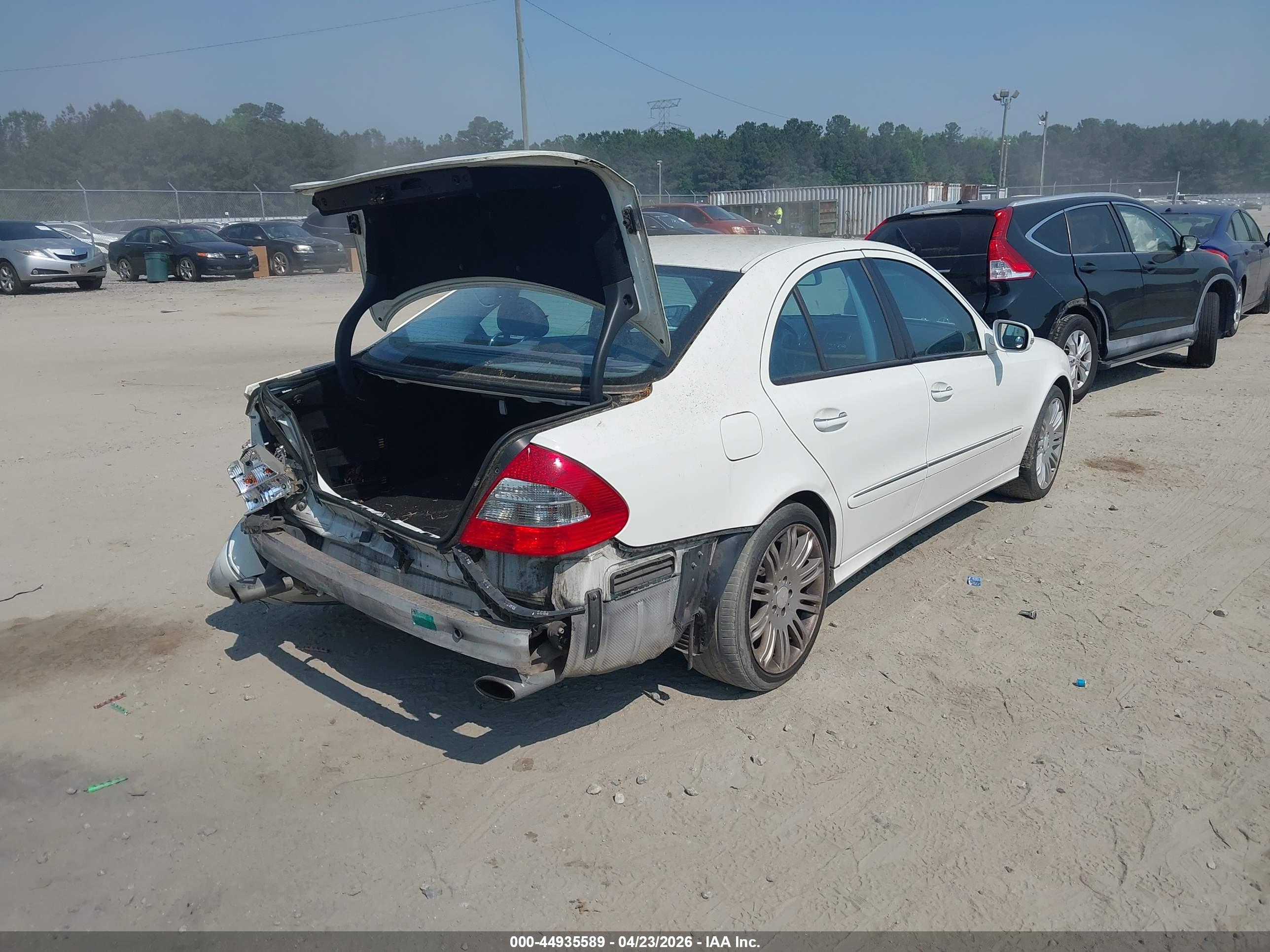 MERCEDES-BENZ E image 4