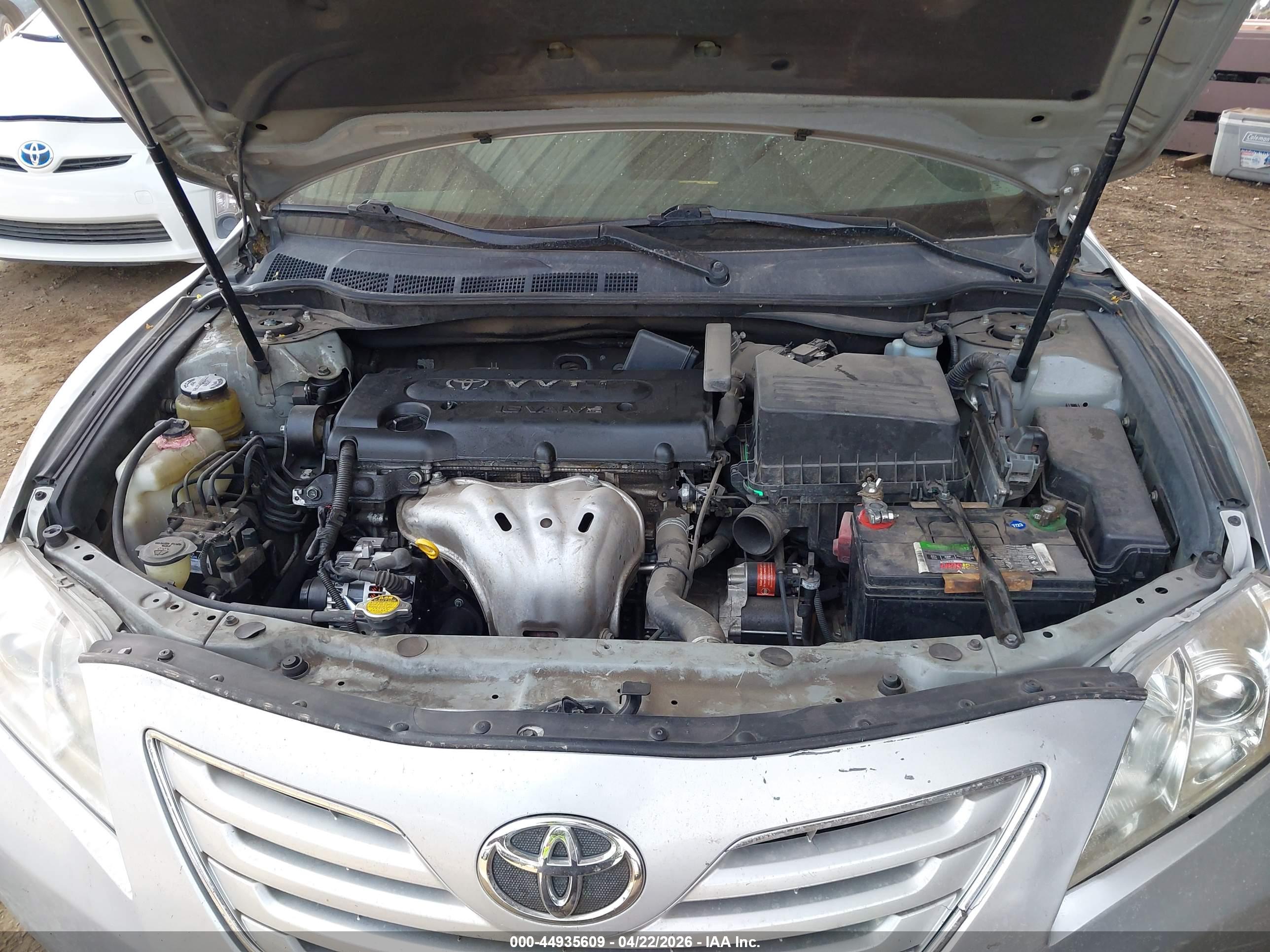 TOYOTA CAMRY image 10