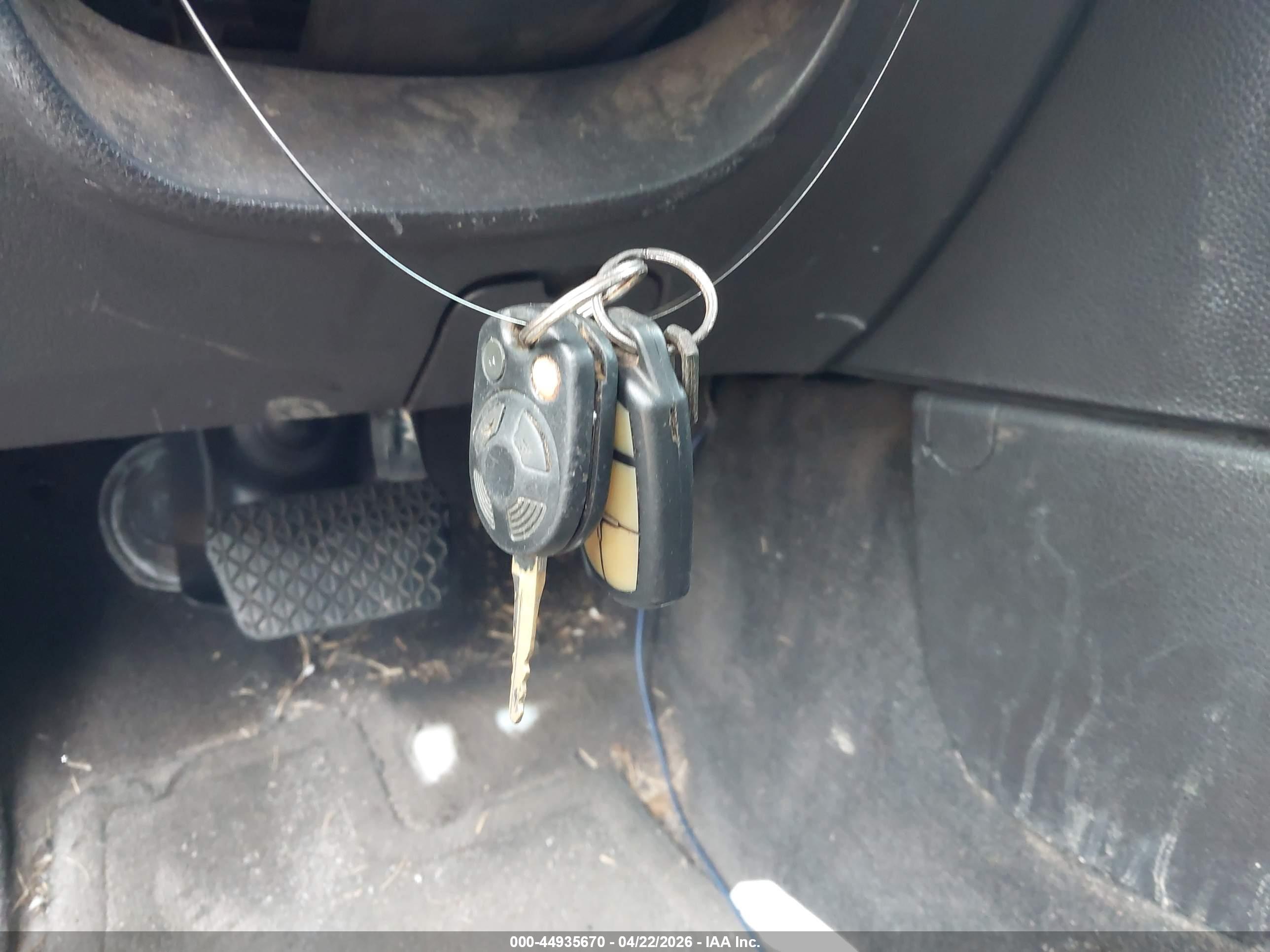 FORD FUSION image 11