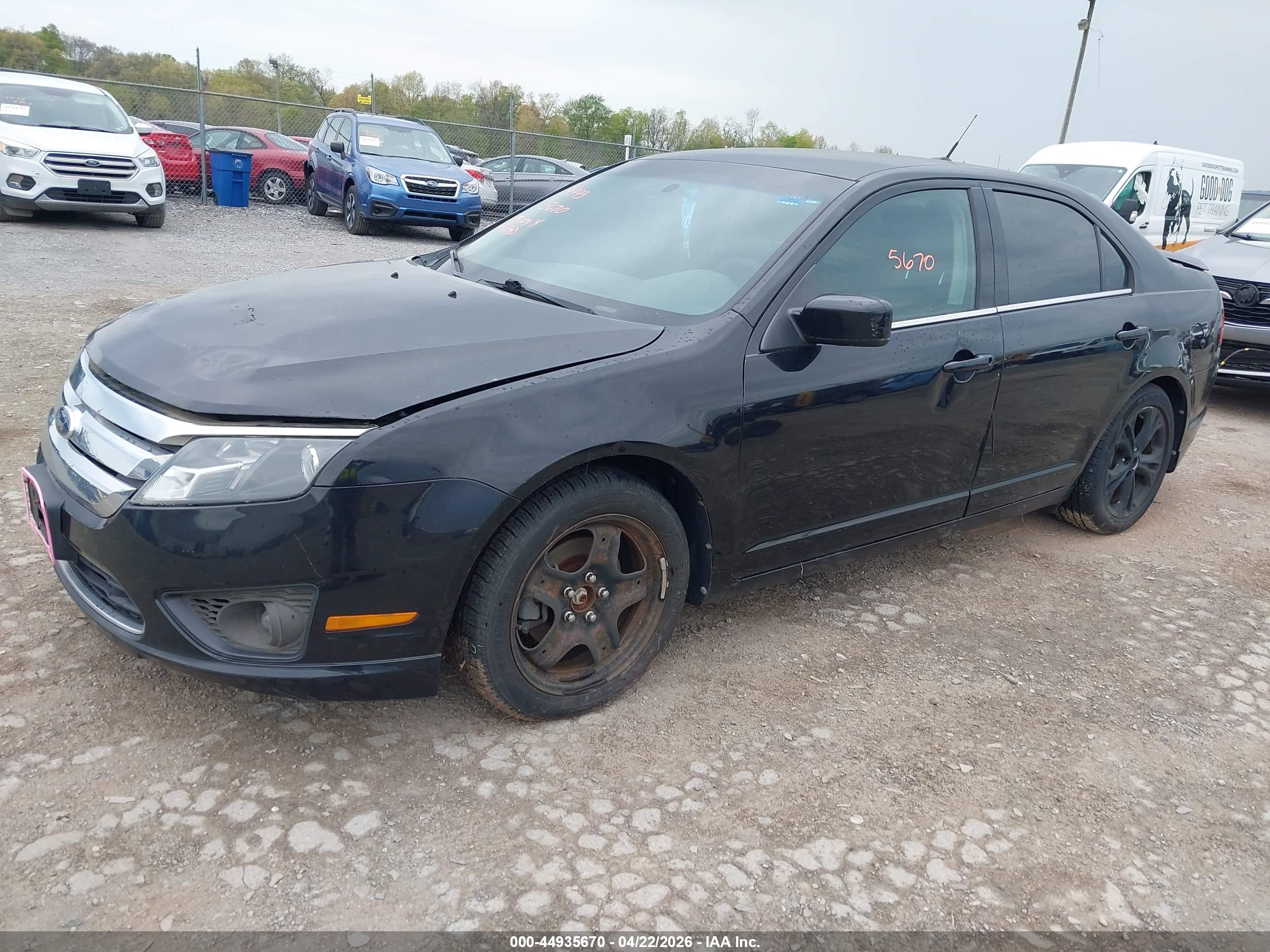 FORD FUSION image 2