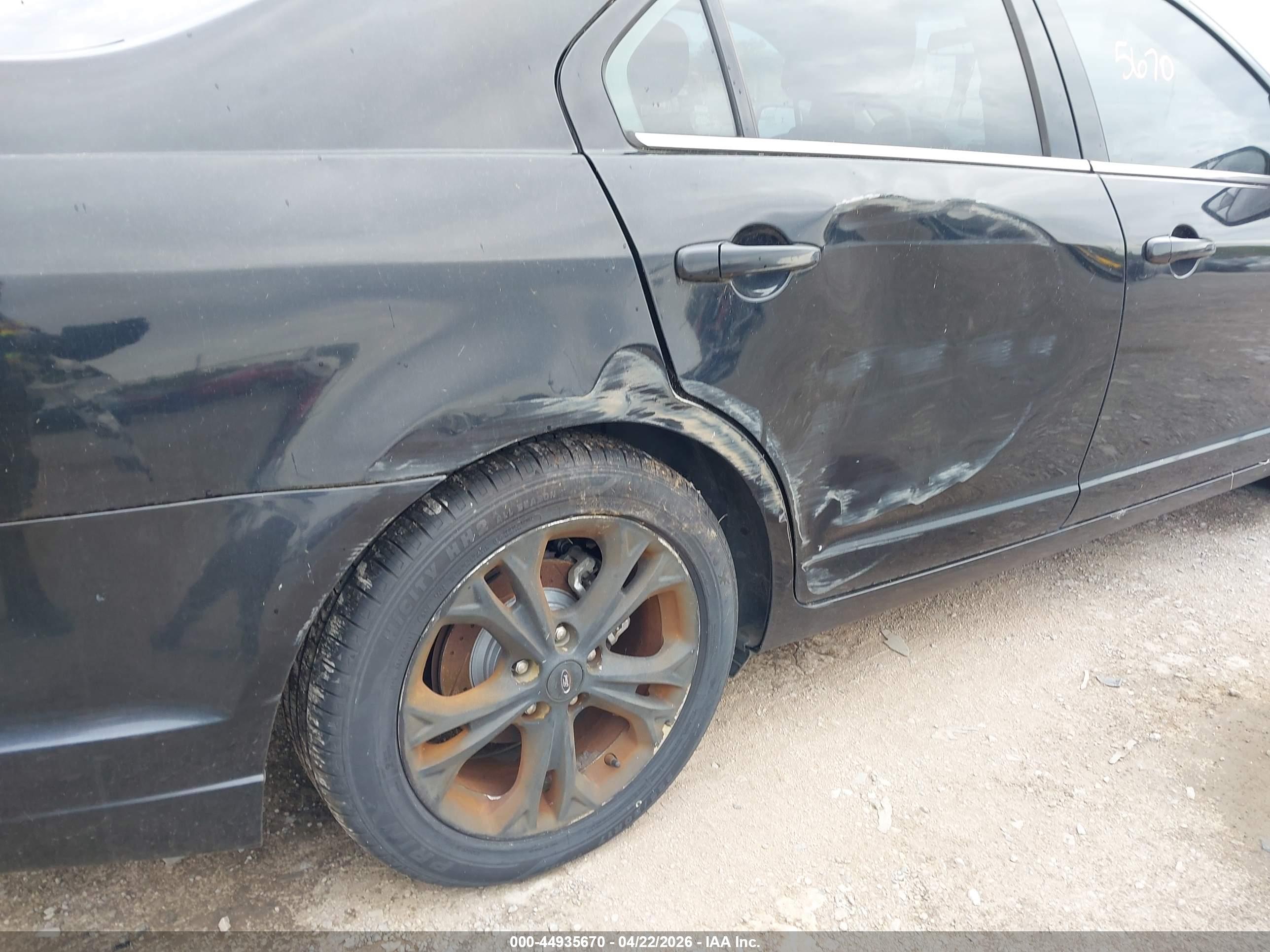 FORD FUSION image 6
