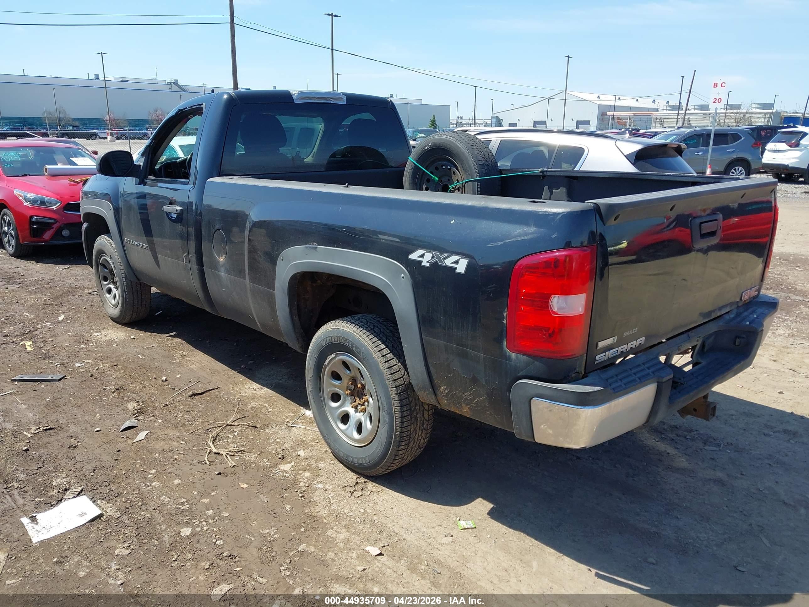 CHEVROLET SILVERADO image 3