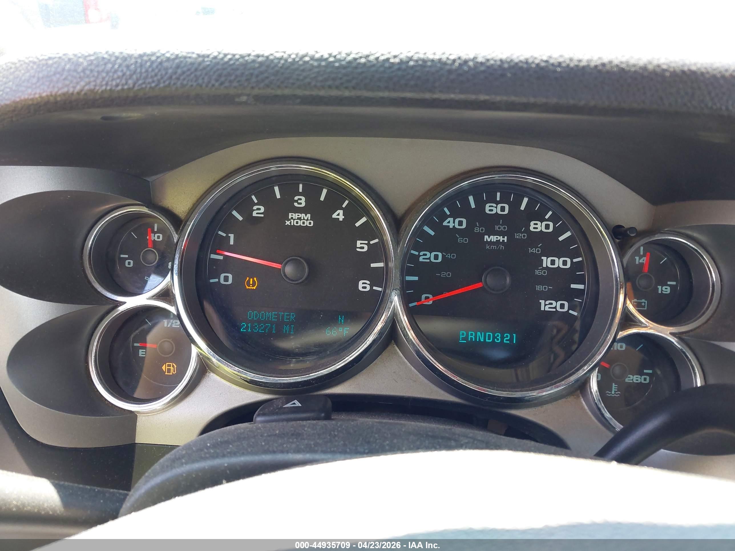 CHEVROLET SILVERADO image 7