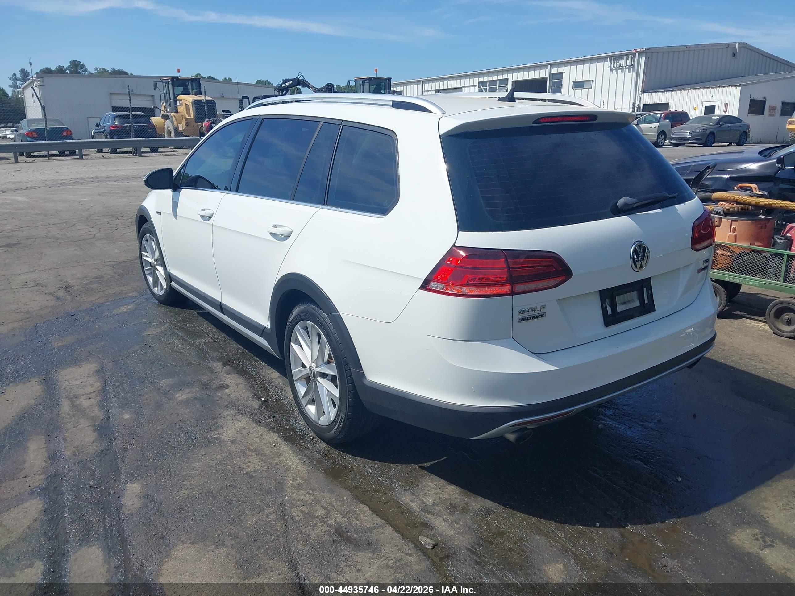 VOLKSWAGEN GOLF image 3