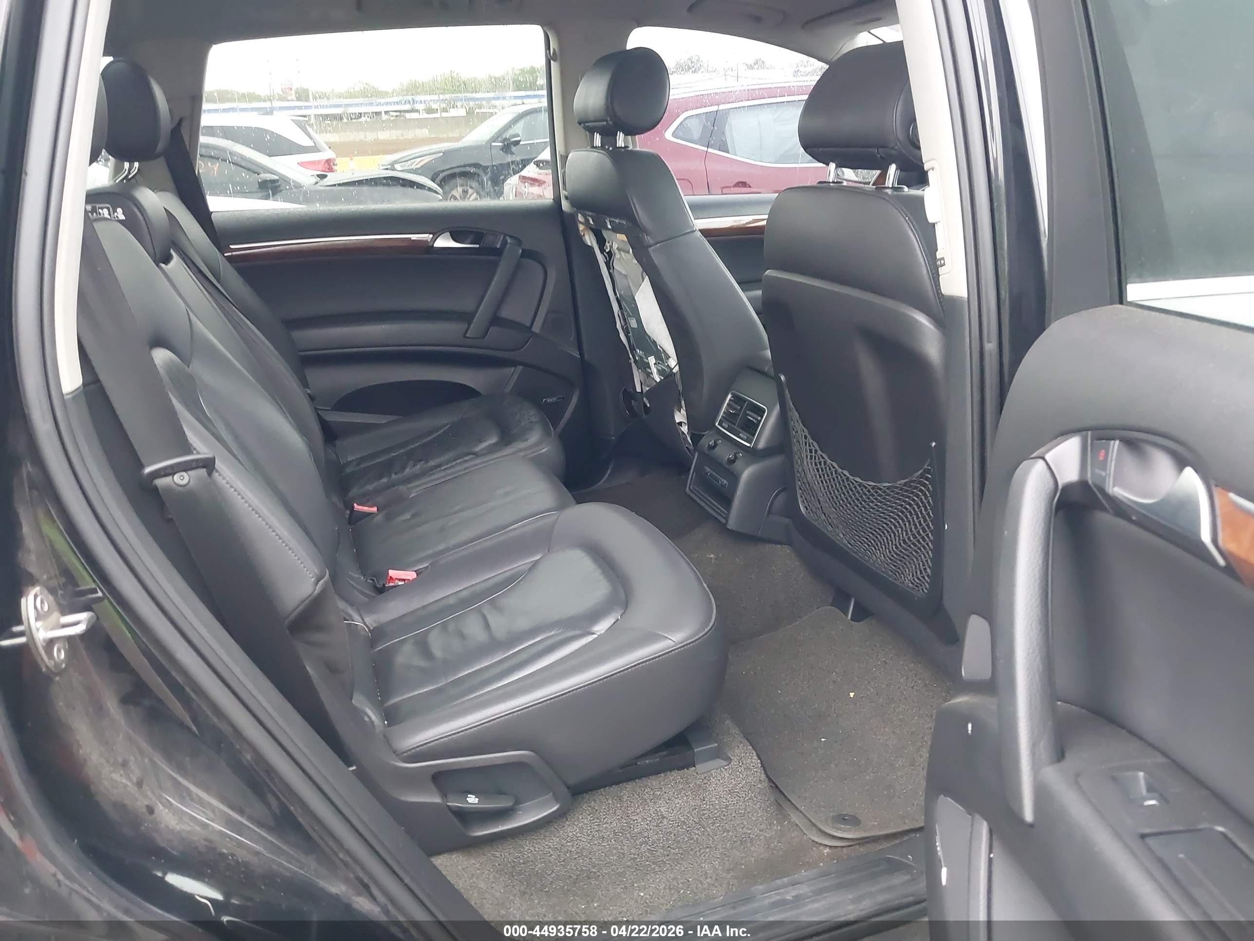 AUDI Q7 image 8