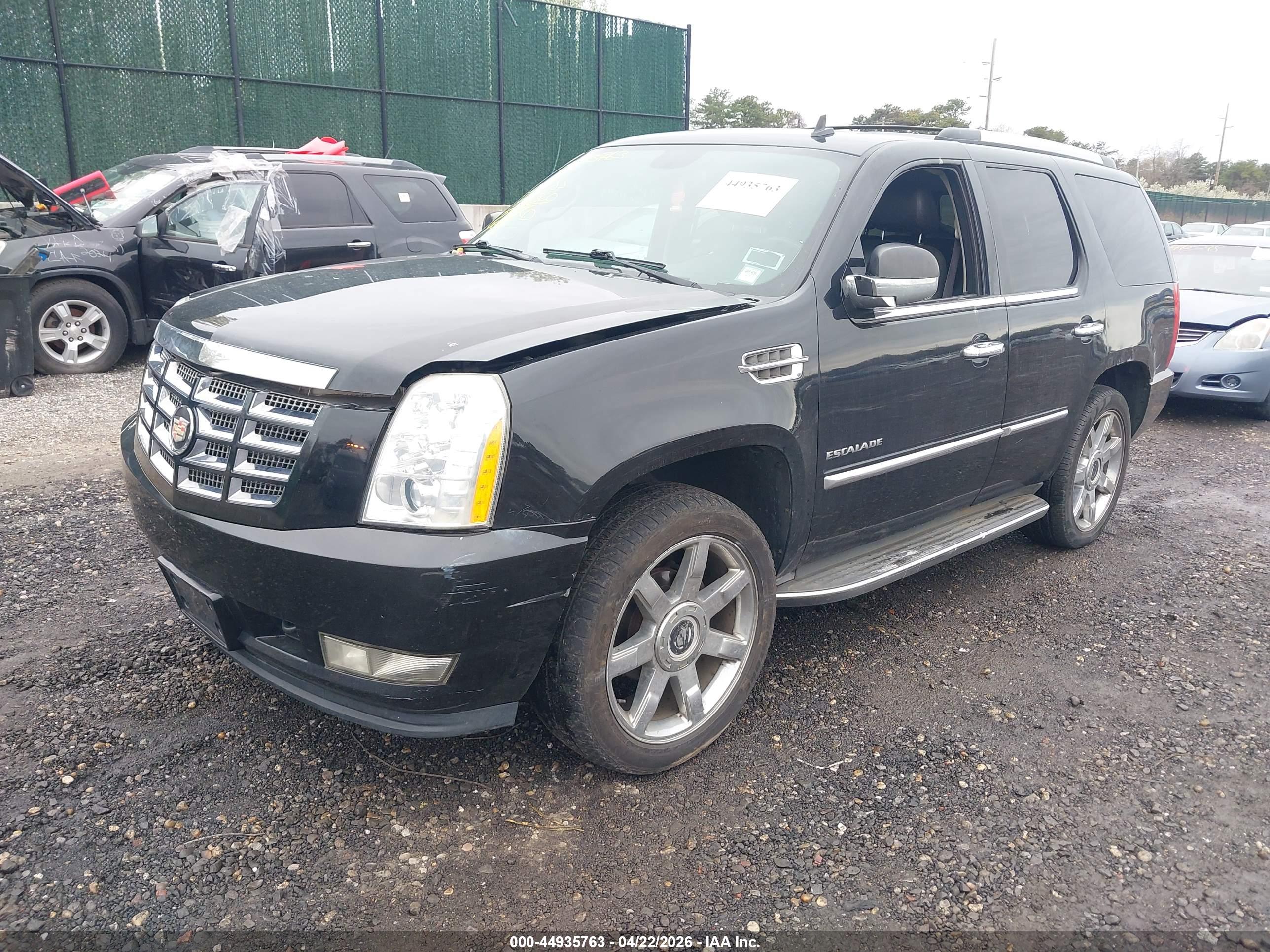 CADILLAC ESCALADE image 2