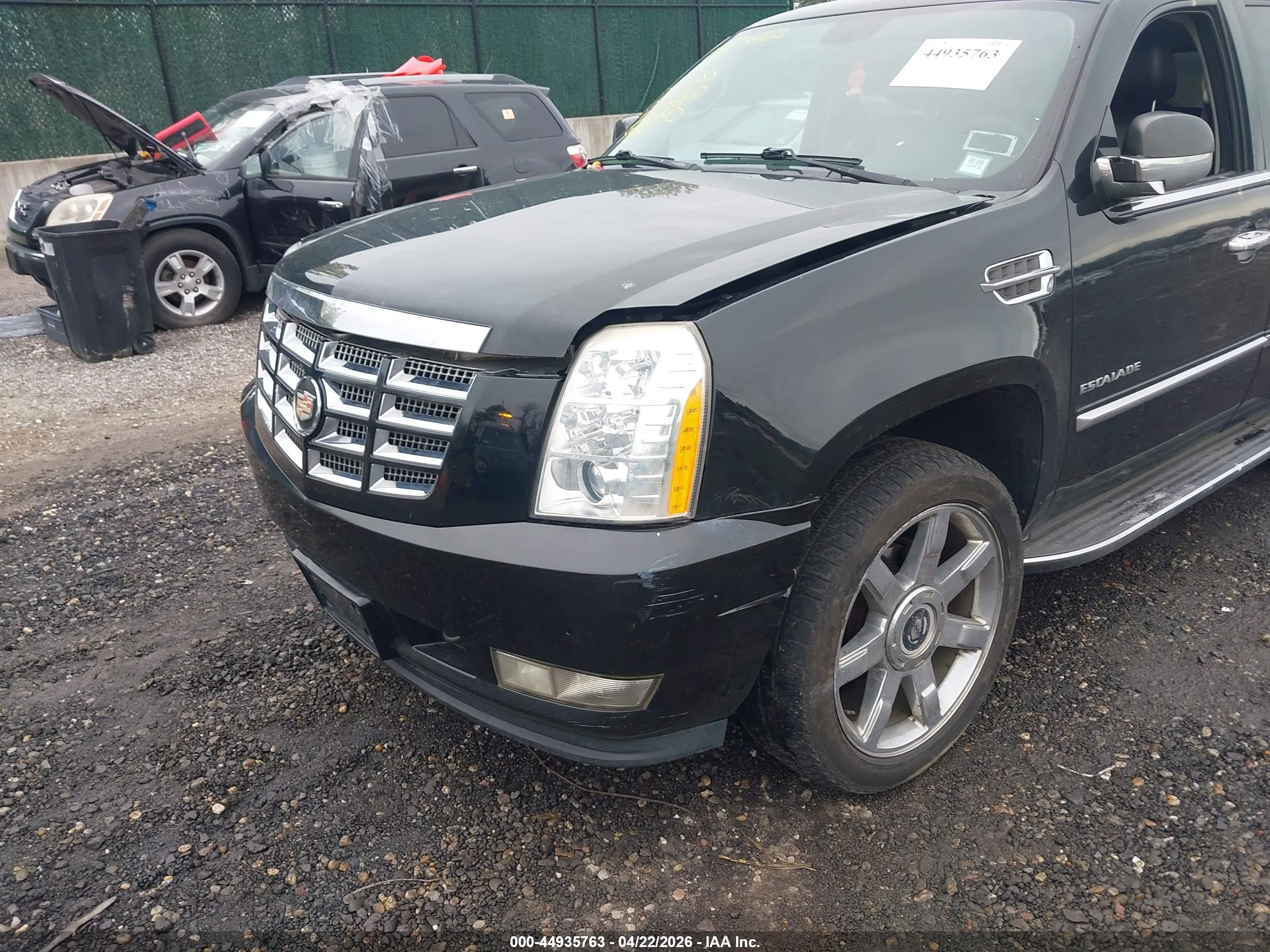 CADILLAC ESCALADE image 6