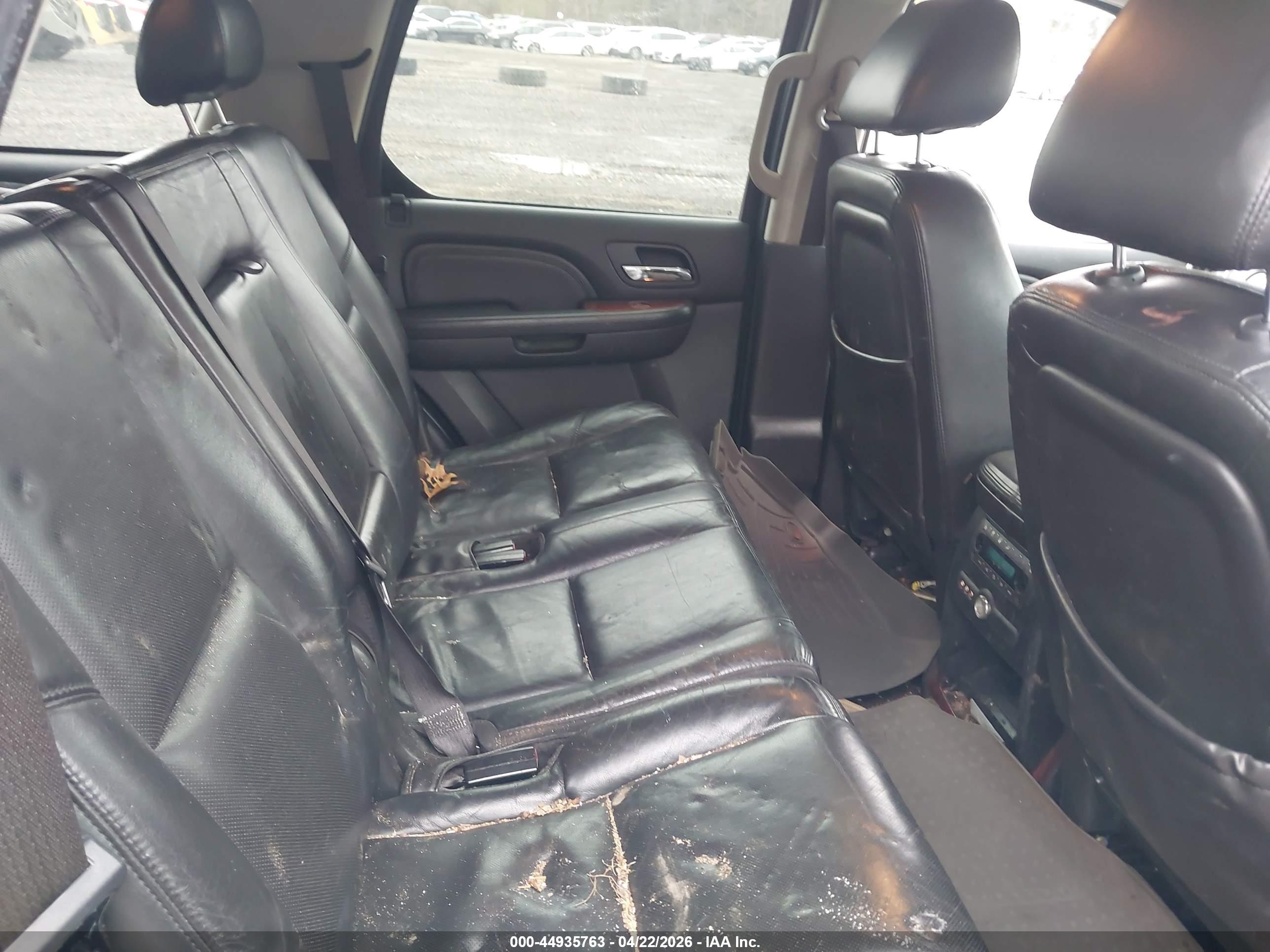 CADILLAC ESCALADE image 8