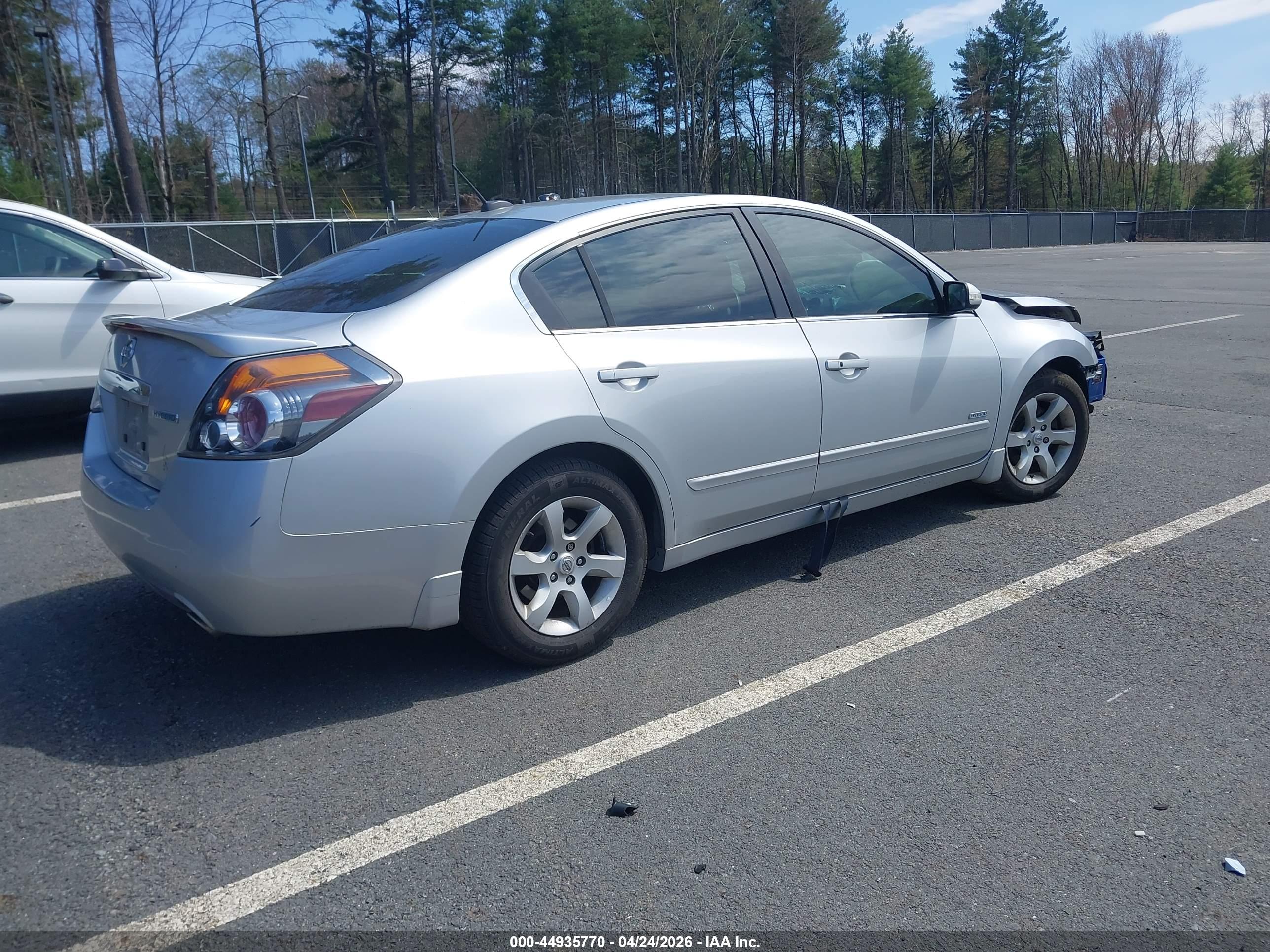 NISSAN ALTIMA image 4