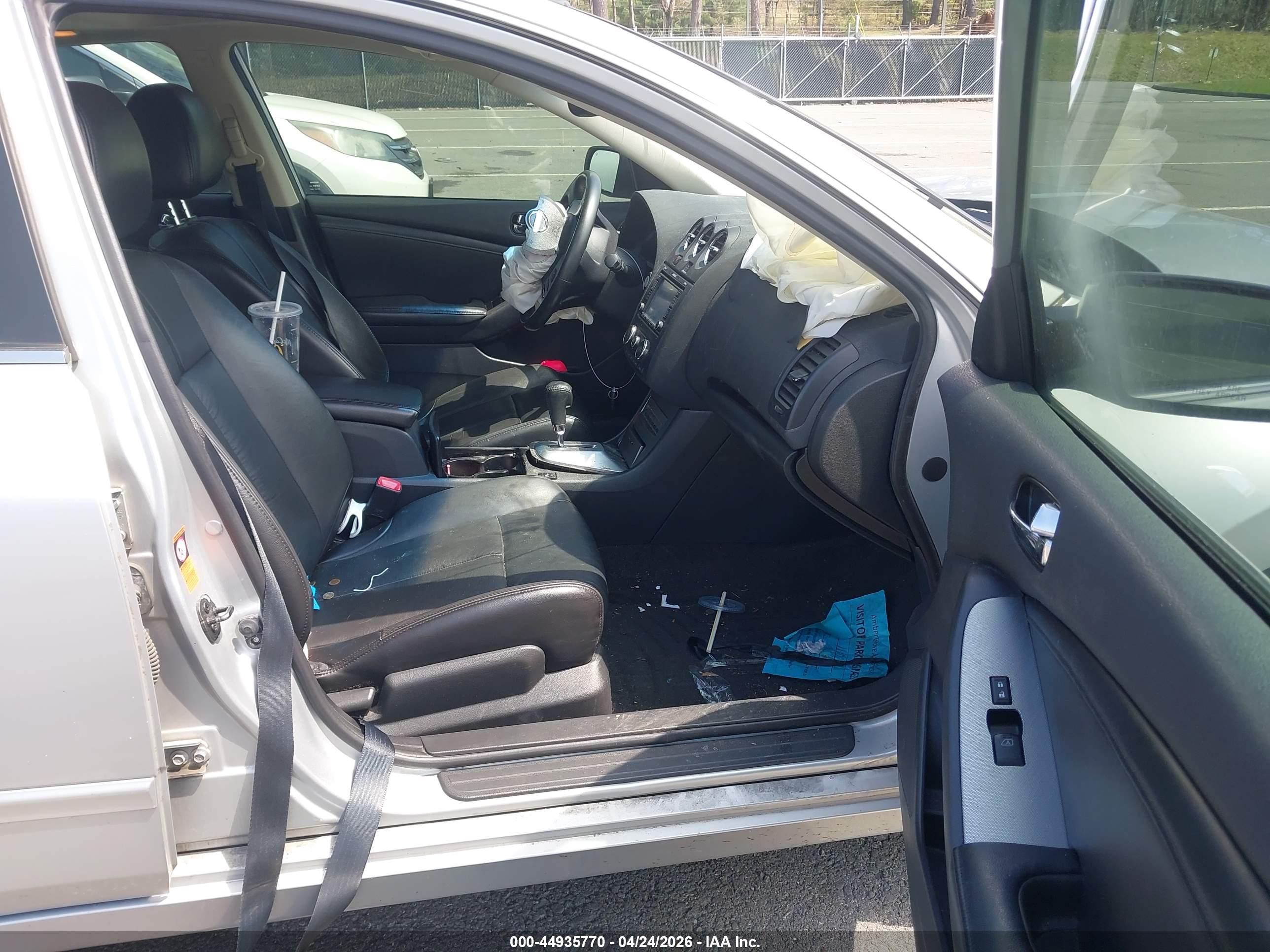 NISSAN ALTIMA image 5