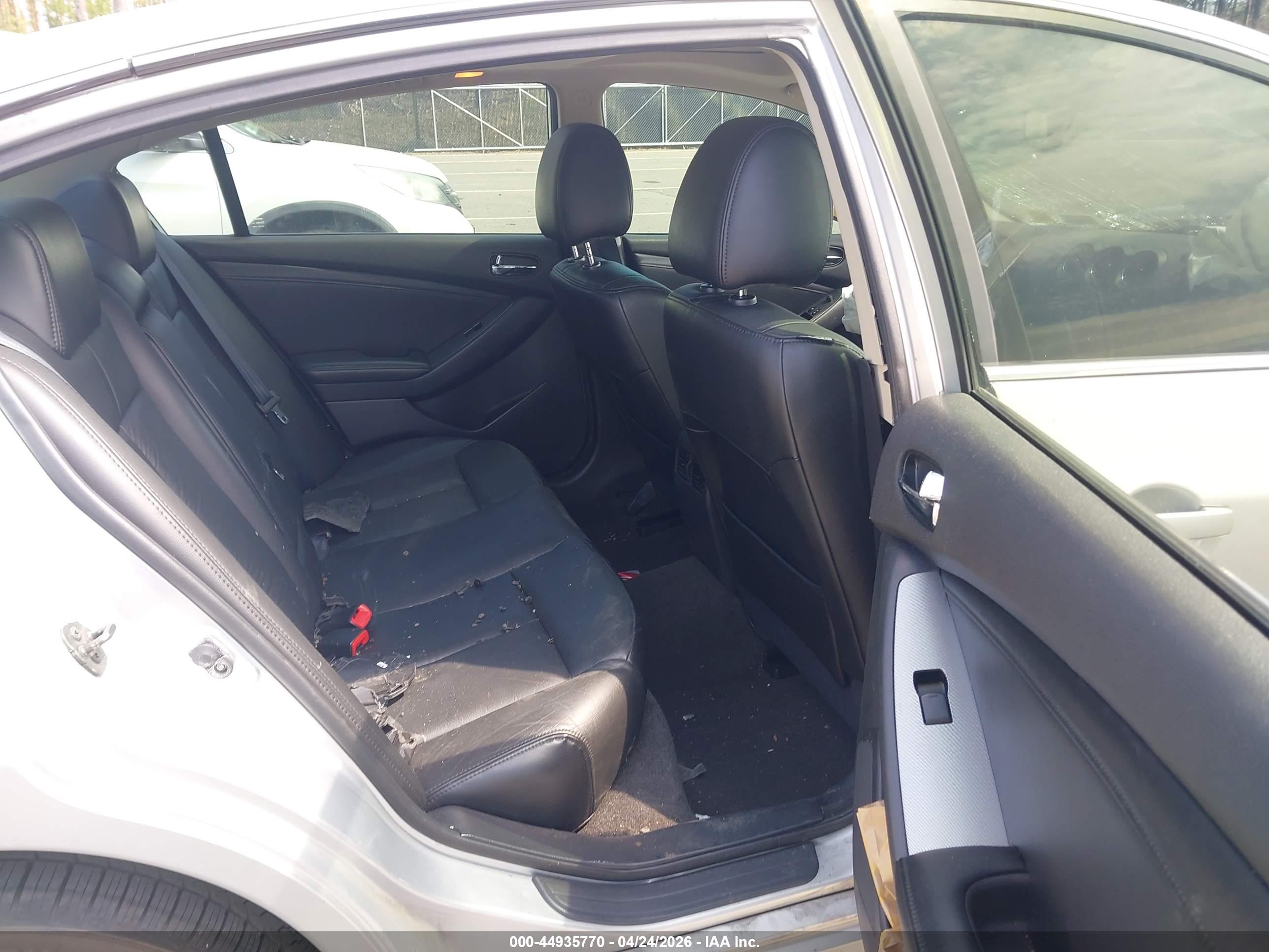 NISSAN ALTIMA image 8