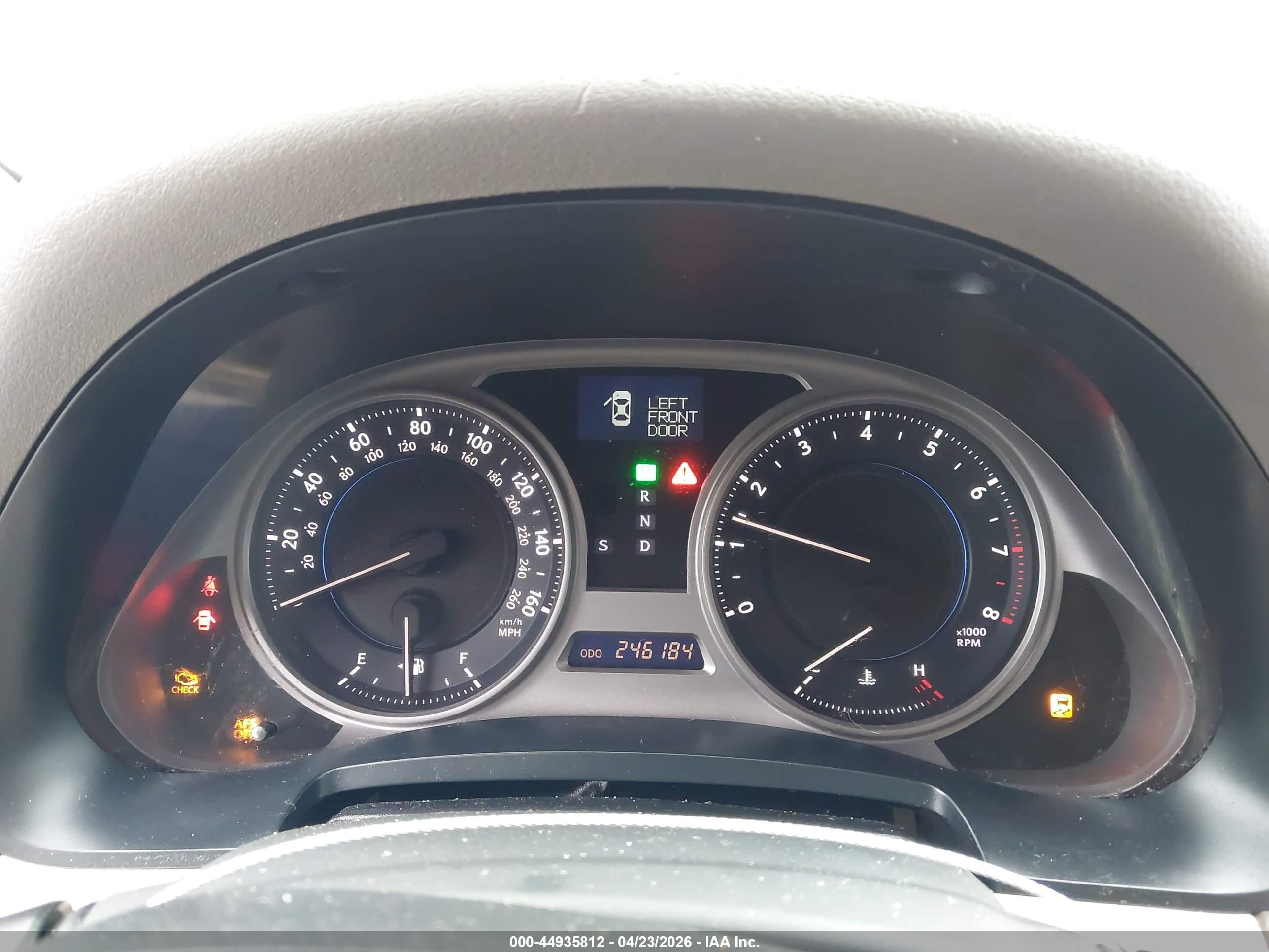 LEXUS IS image 7