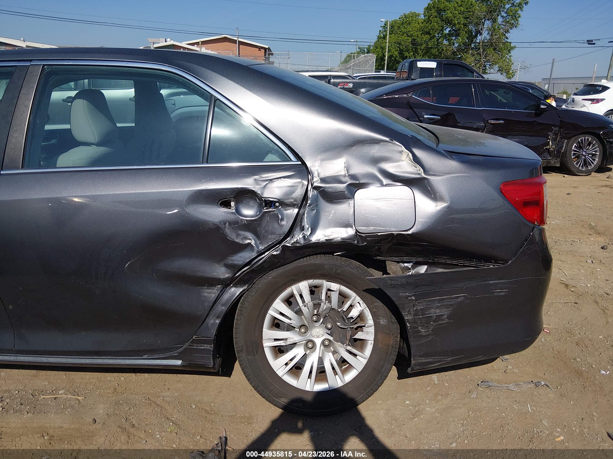 TOYOTA CAMRY image 6