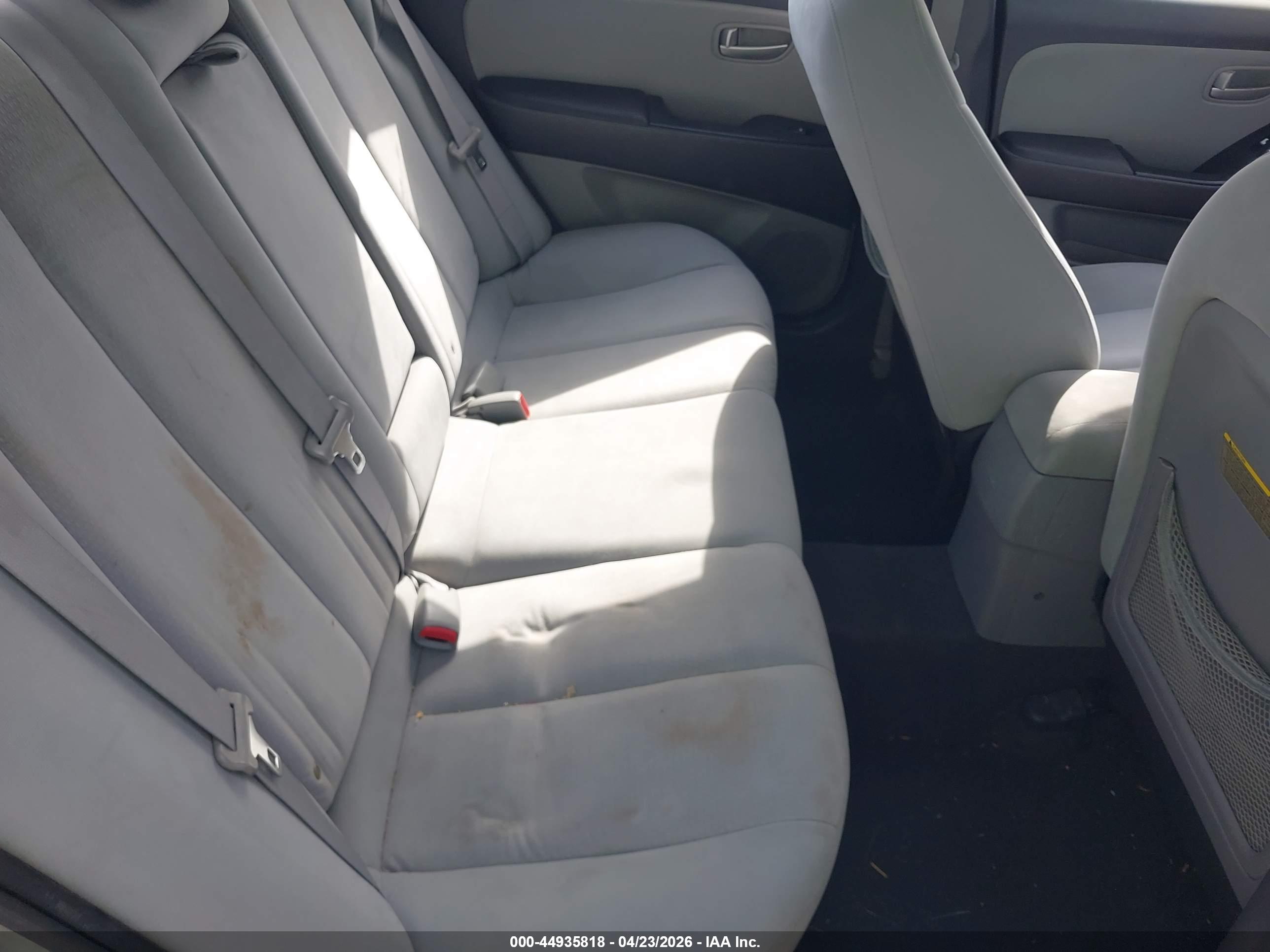 HYUNDAI ELANTRA image 8