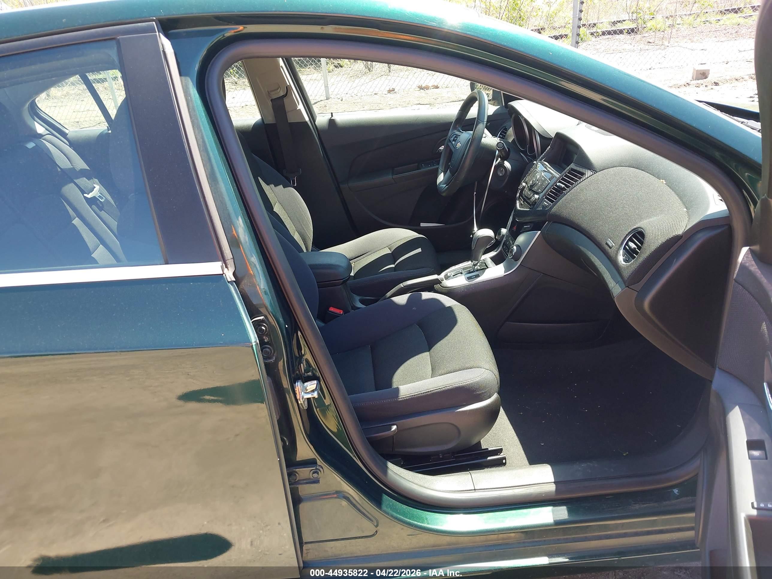 CHEVROLET CRUZE image 5
