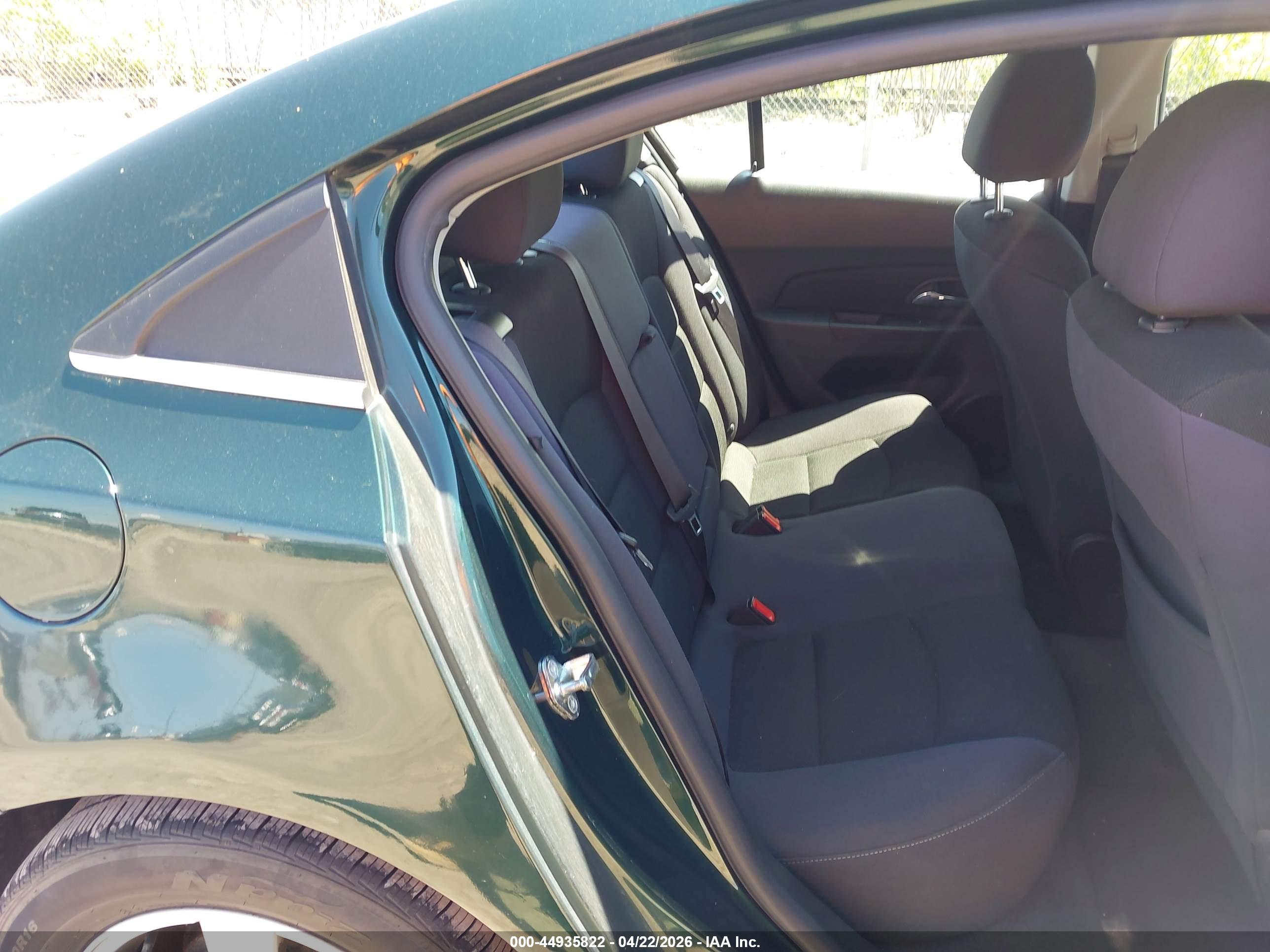 CHEVROLET CRUZE image 8