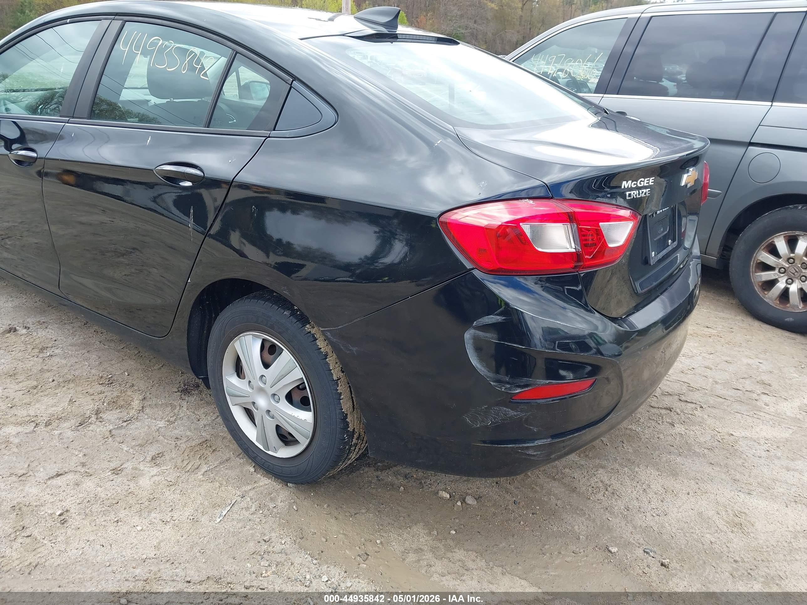 CHEVROLET CRUZE image 3