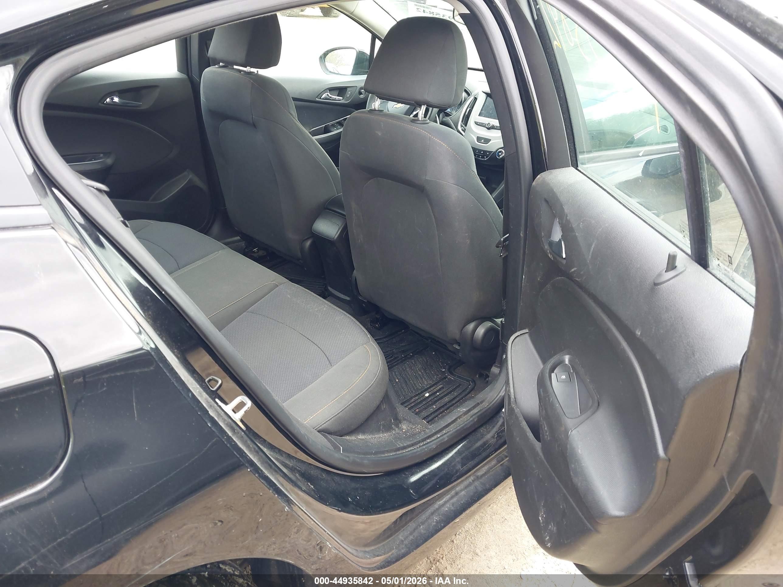 CHEVROLET CRUZE image 8