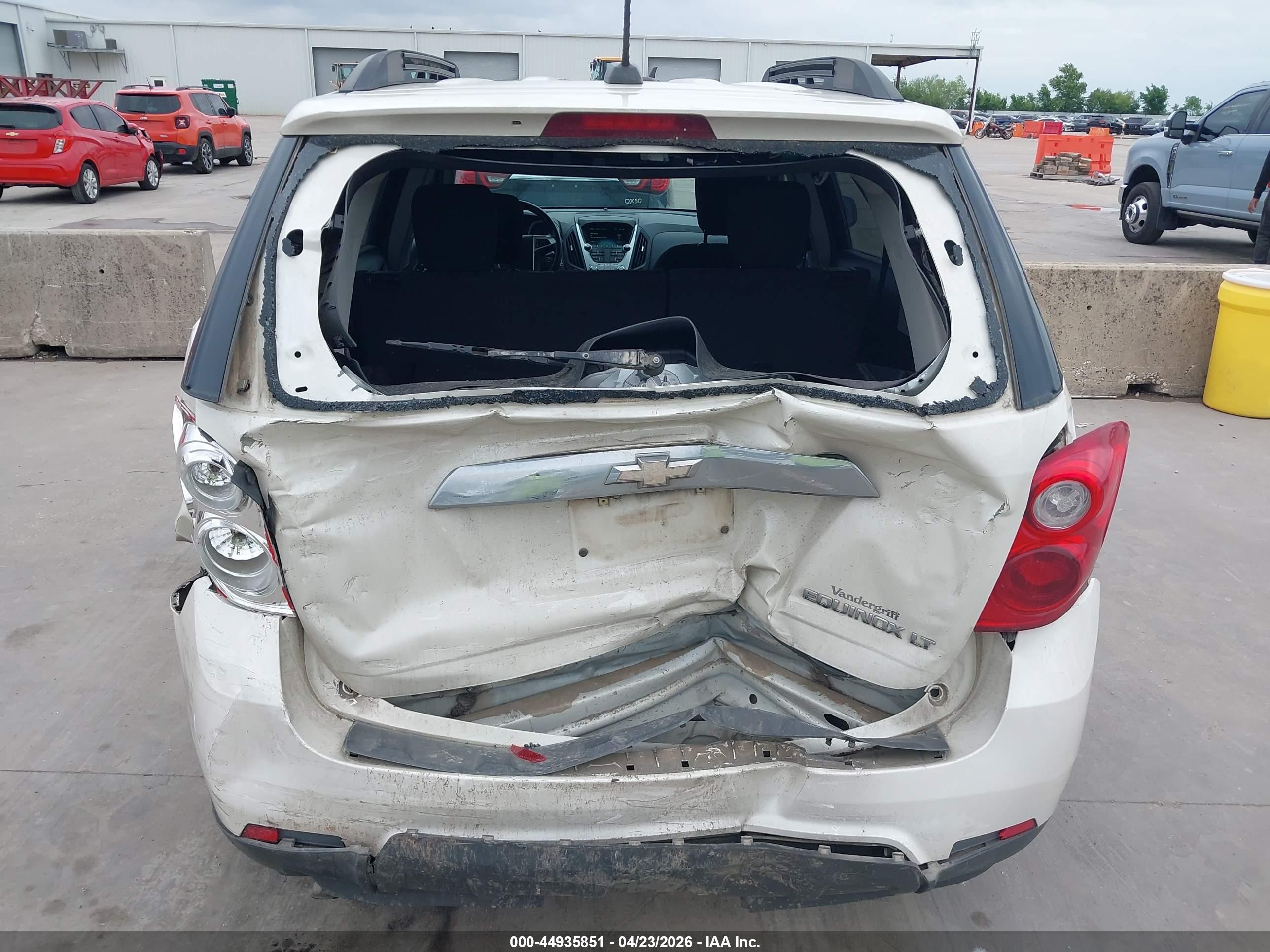 CHEVROLET EQUINOX image 6