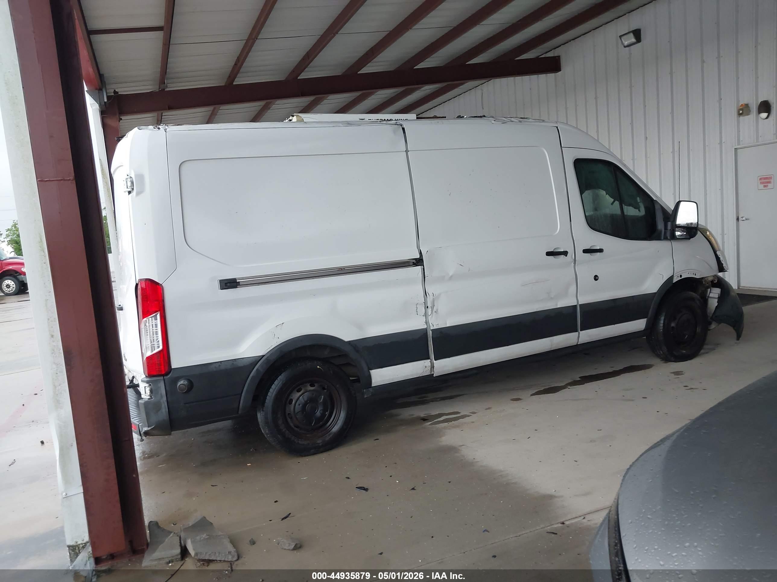 FORD TRANSIT-250 image 4