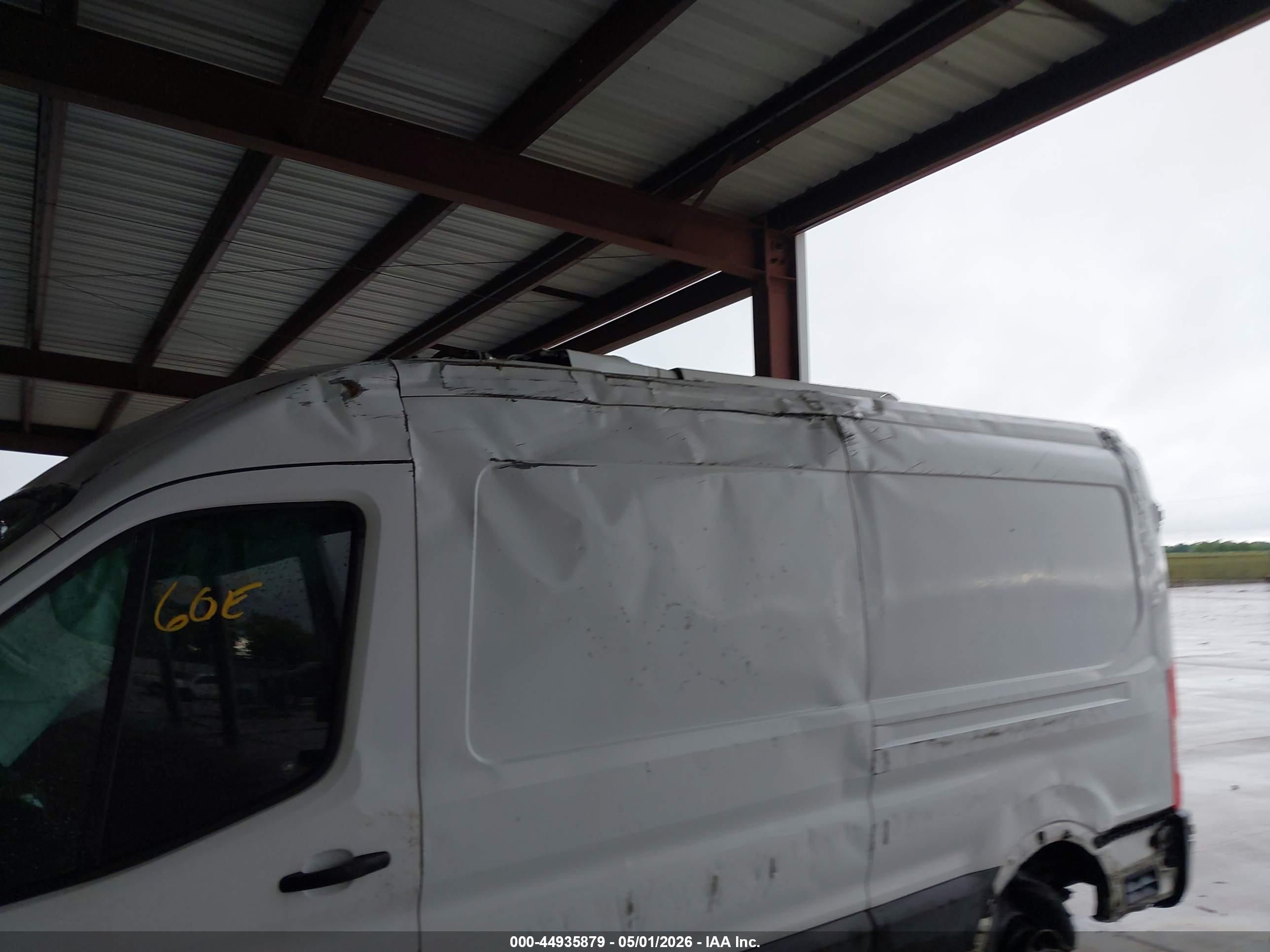 FORD TRANSIT-250 image 6
