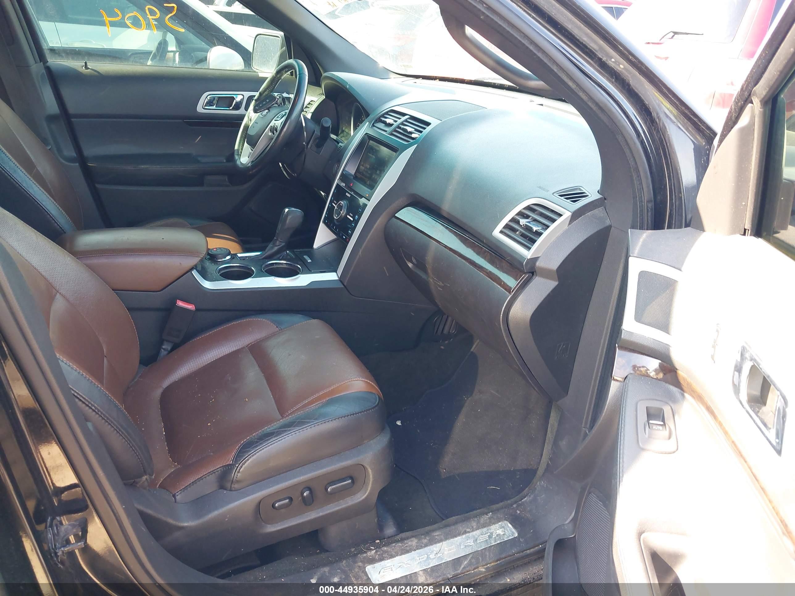 FORD EXPLORER image 5