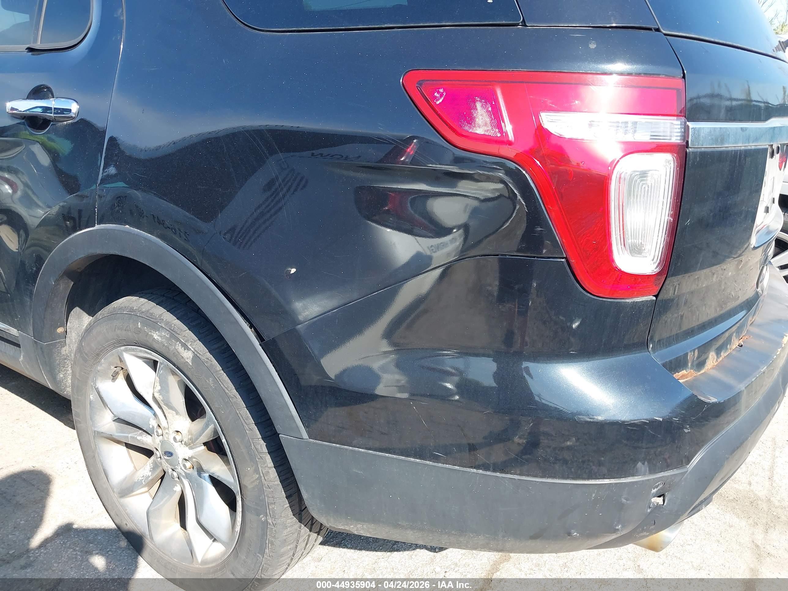 FORD EXPLORER image 6