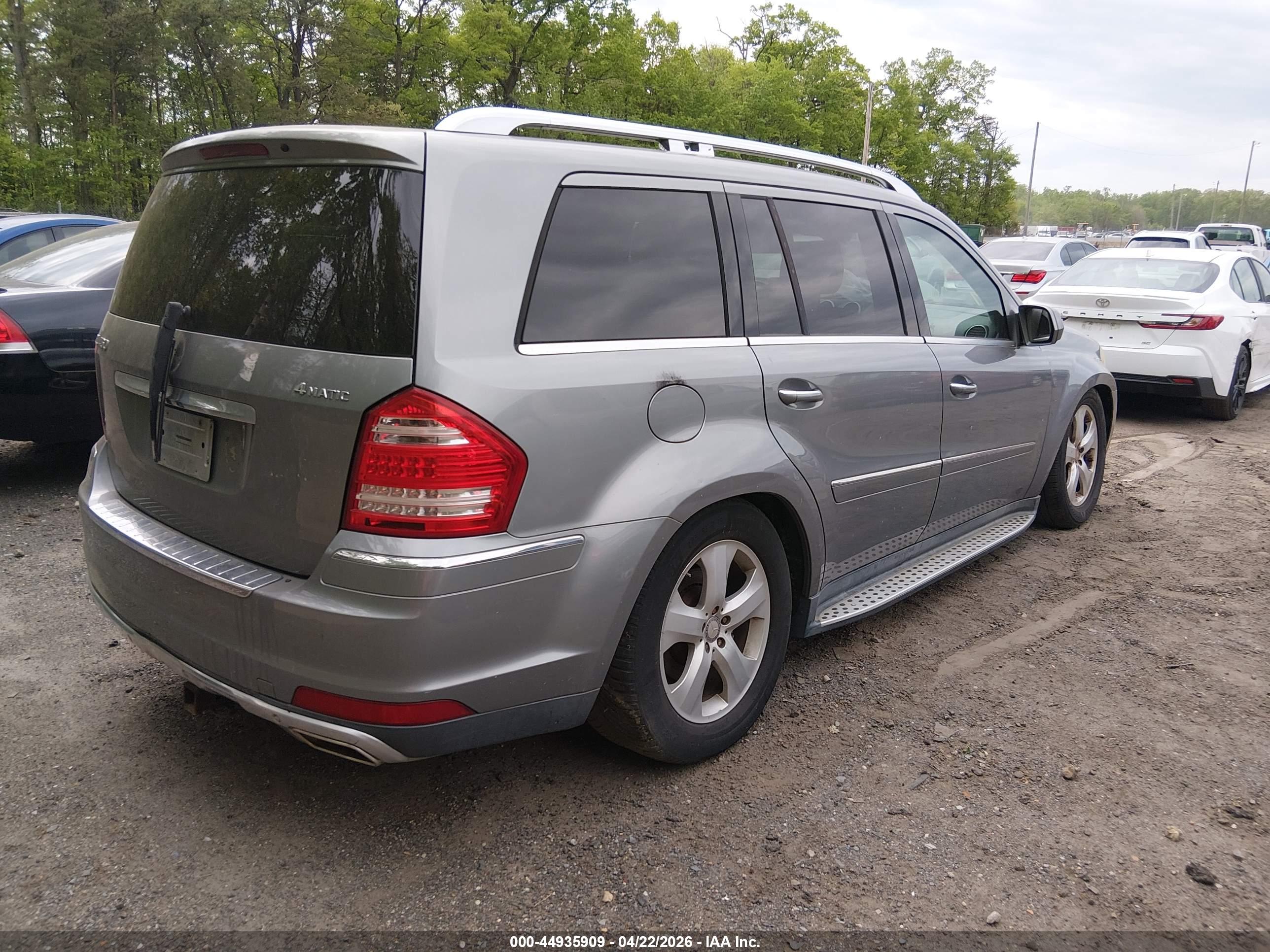 MERCEDES-BENZ GL image 4