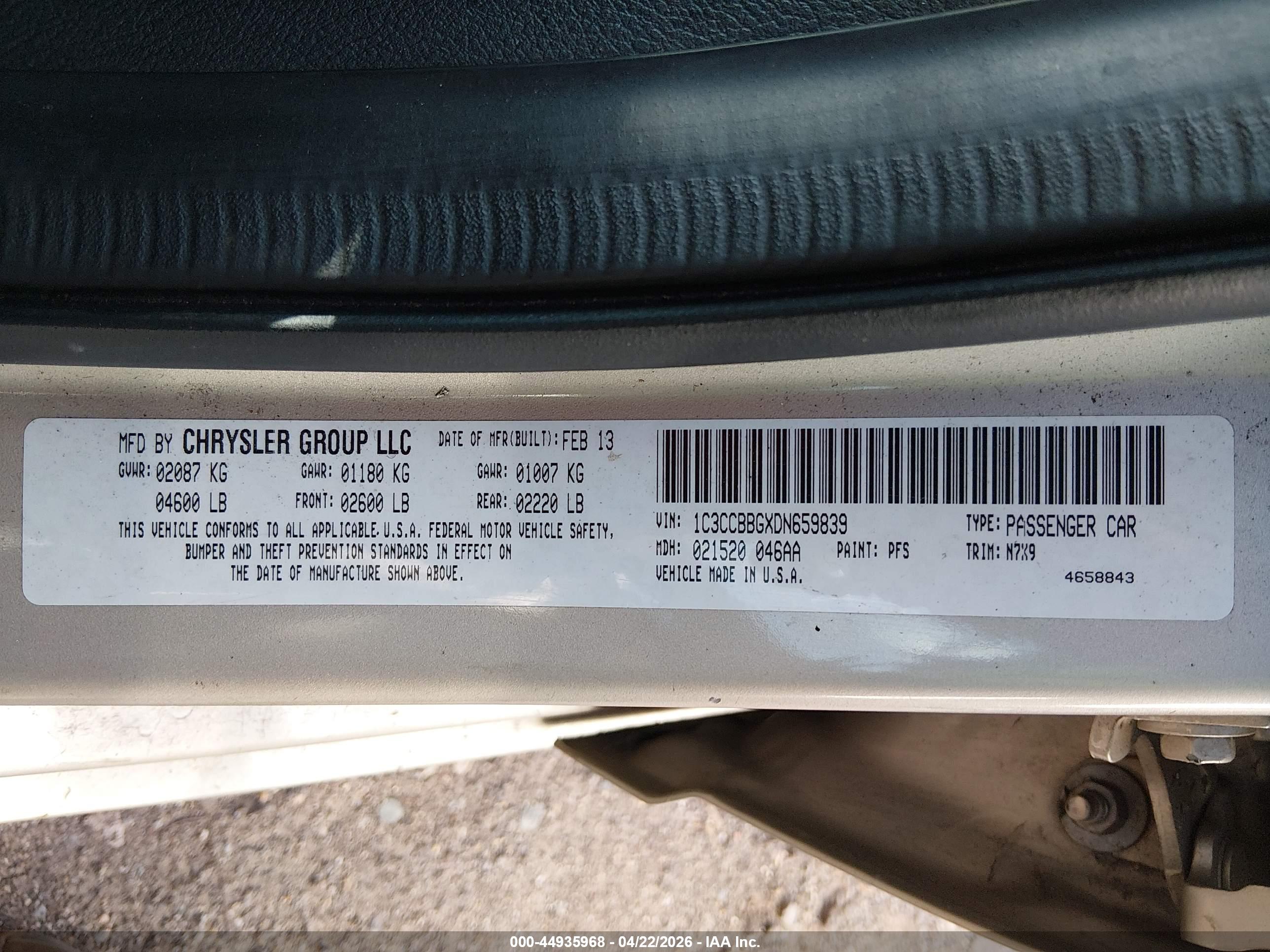 CHRYSLER 200 image 9