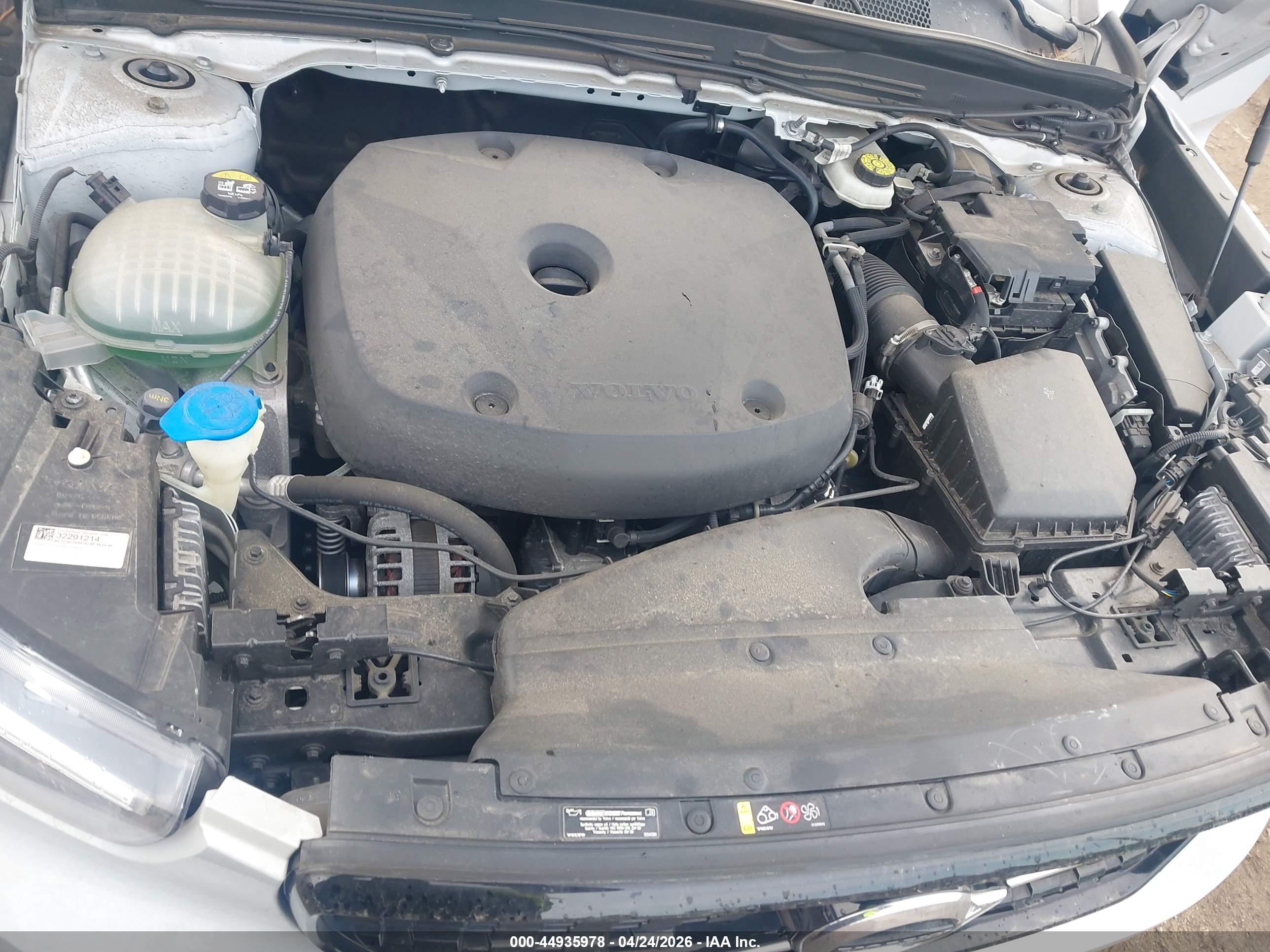 VOLVO XC40 image 10
