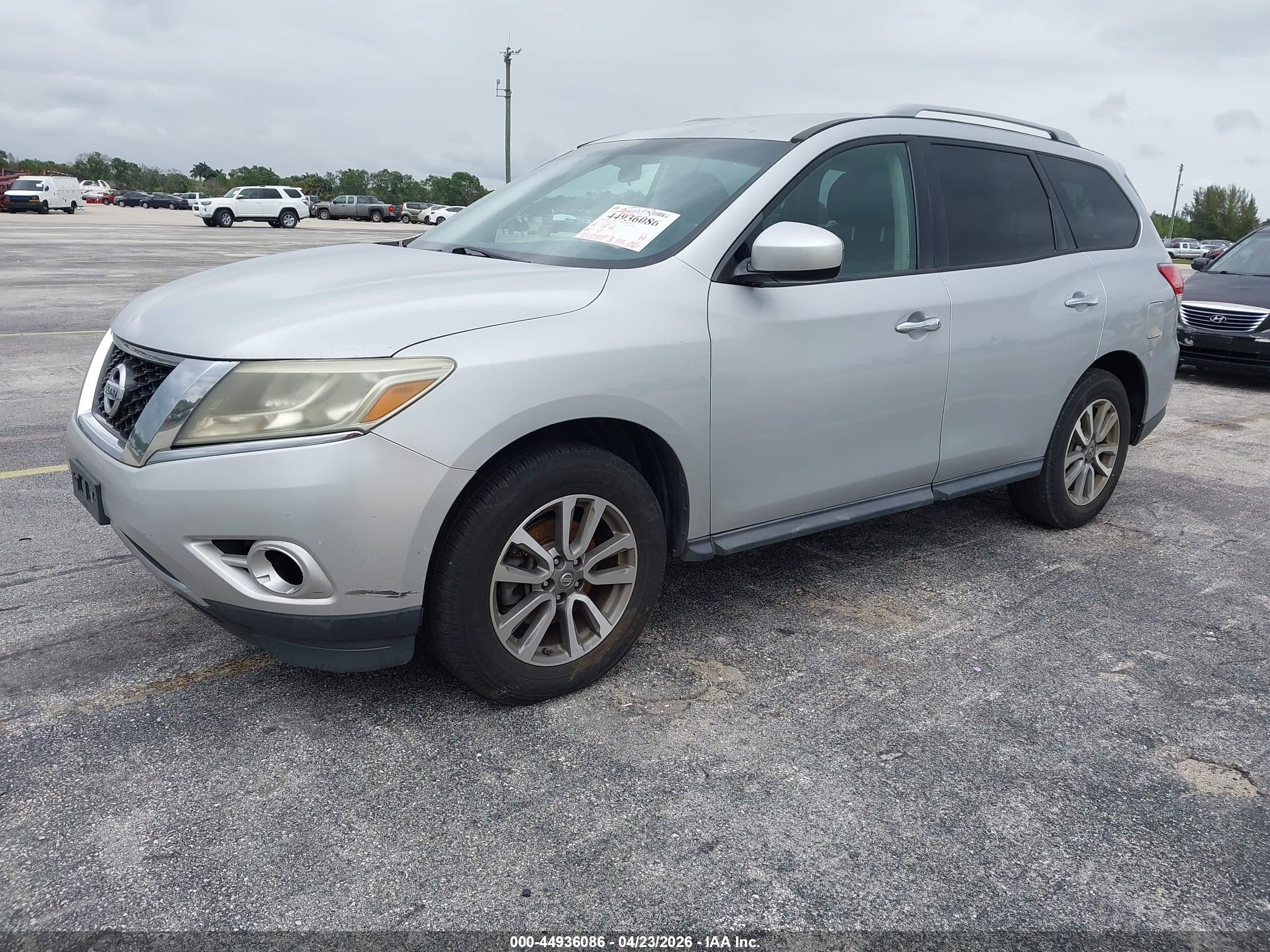 NISSAN PATHFINDER image 2