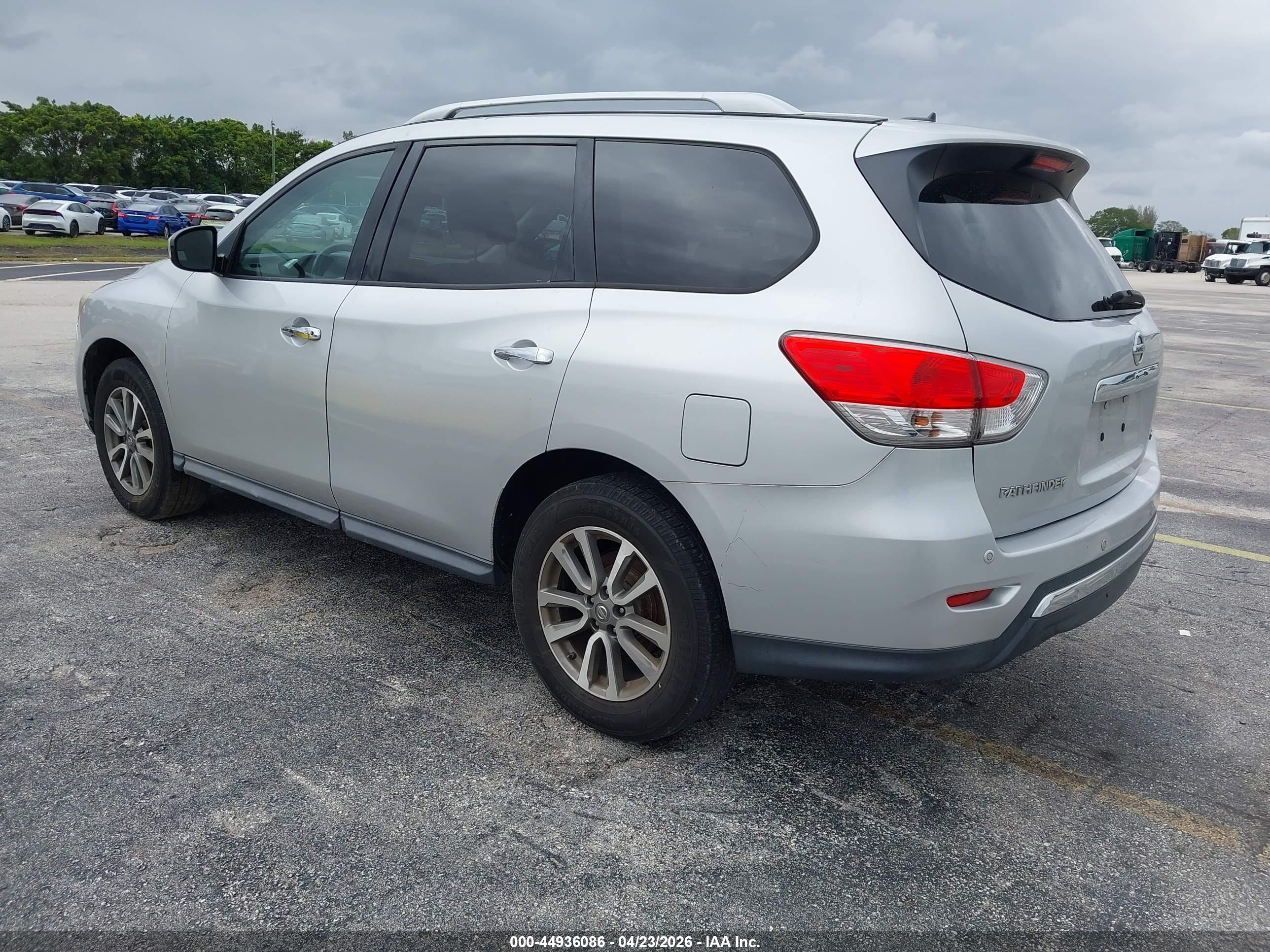 NISSAN PATHFINDER image 3