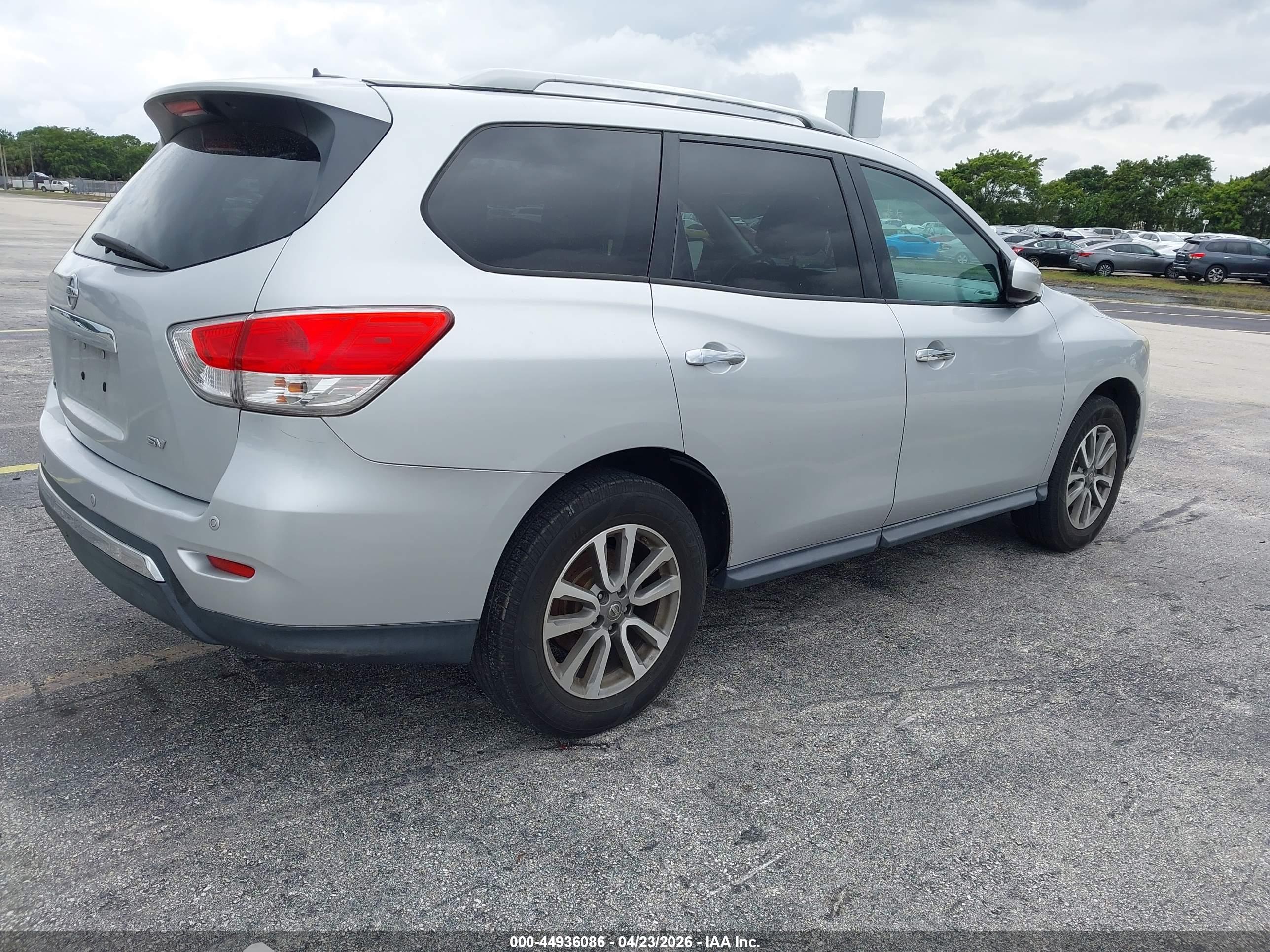 NISSAN PATHFINDER image 4