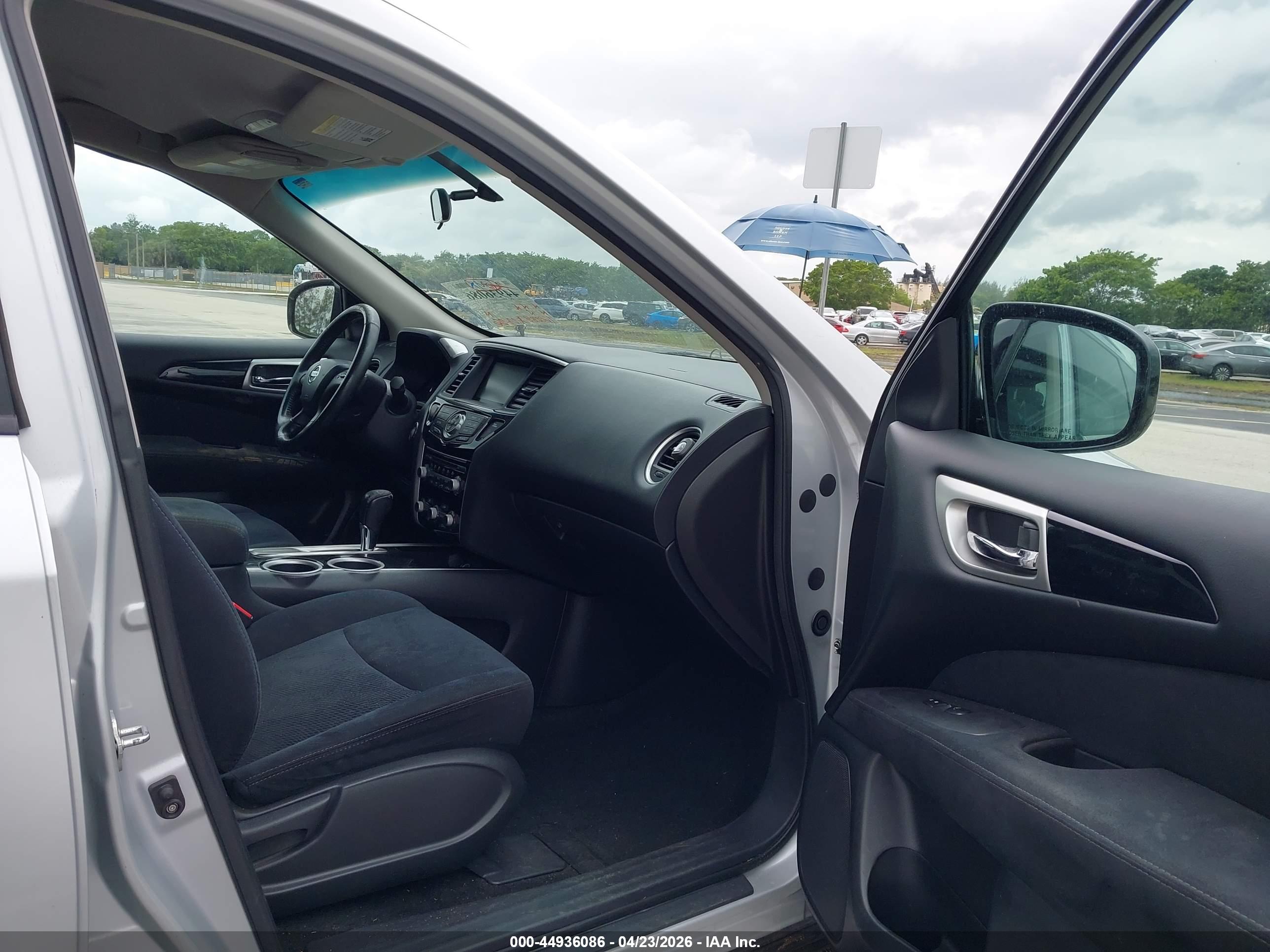 NISSAN PATHFINDER image 5