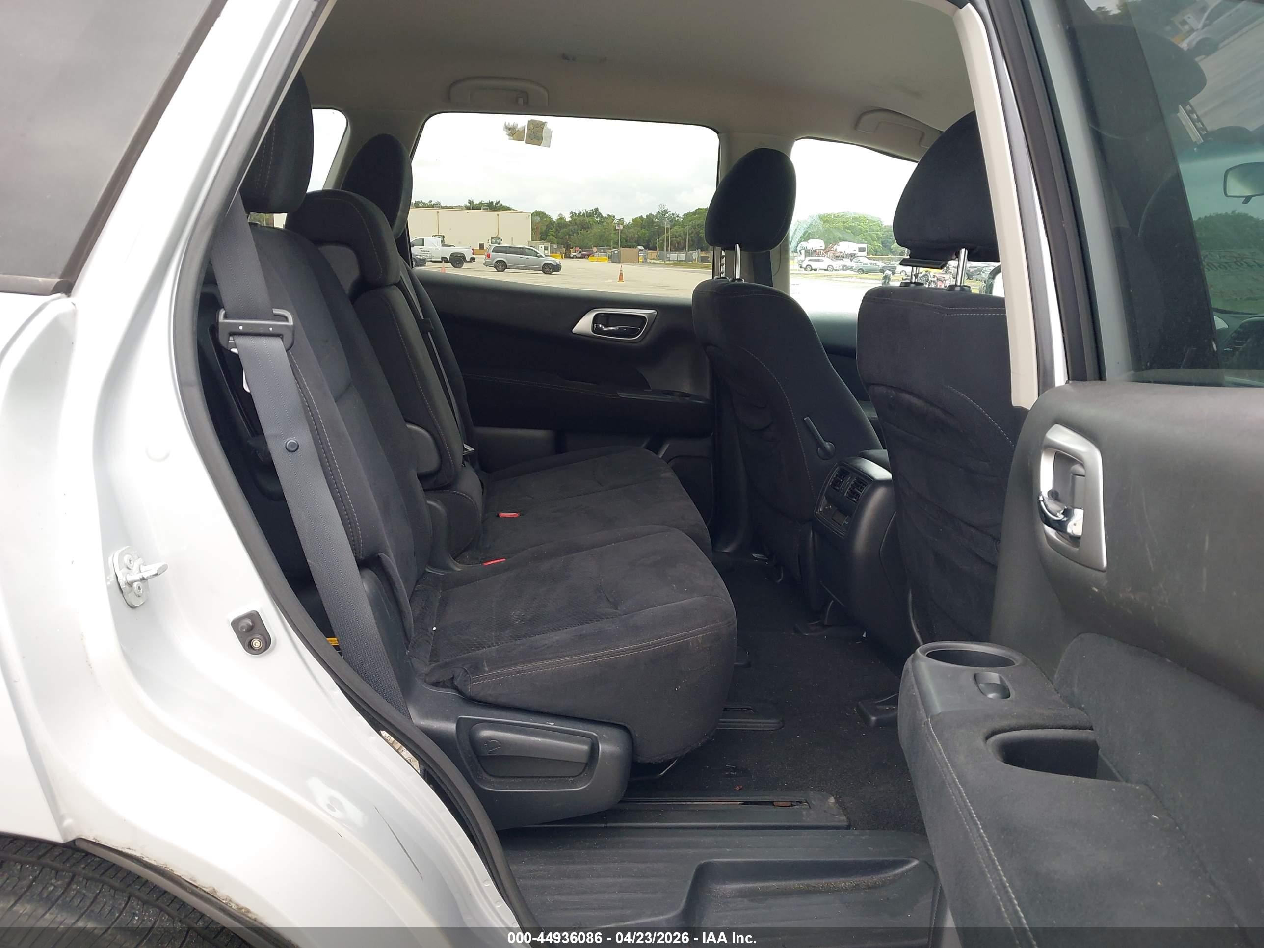 NISSAN PATHFINDER image 8