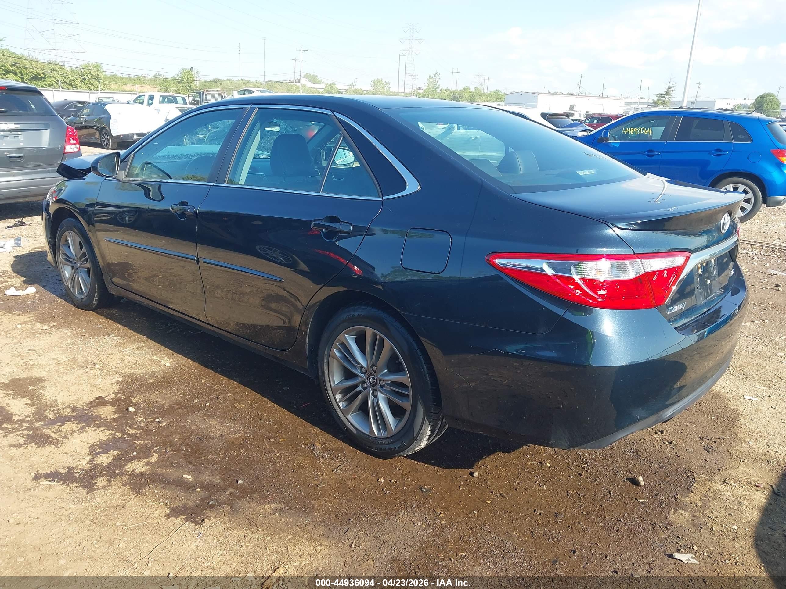 TOYOTA CAMRY image 3