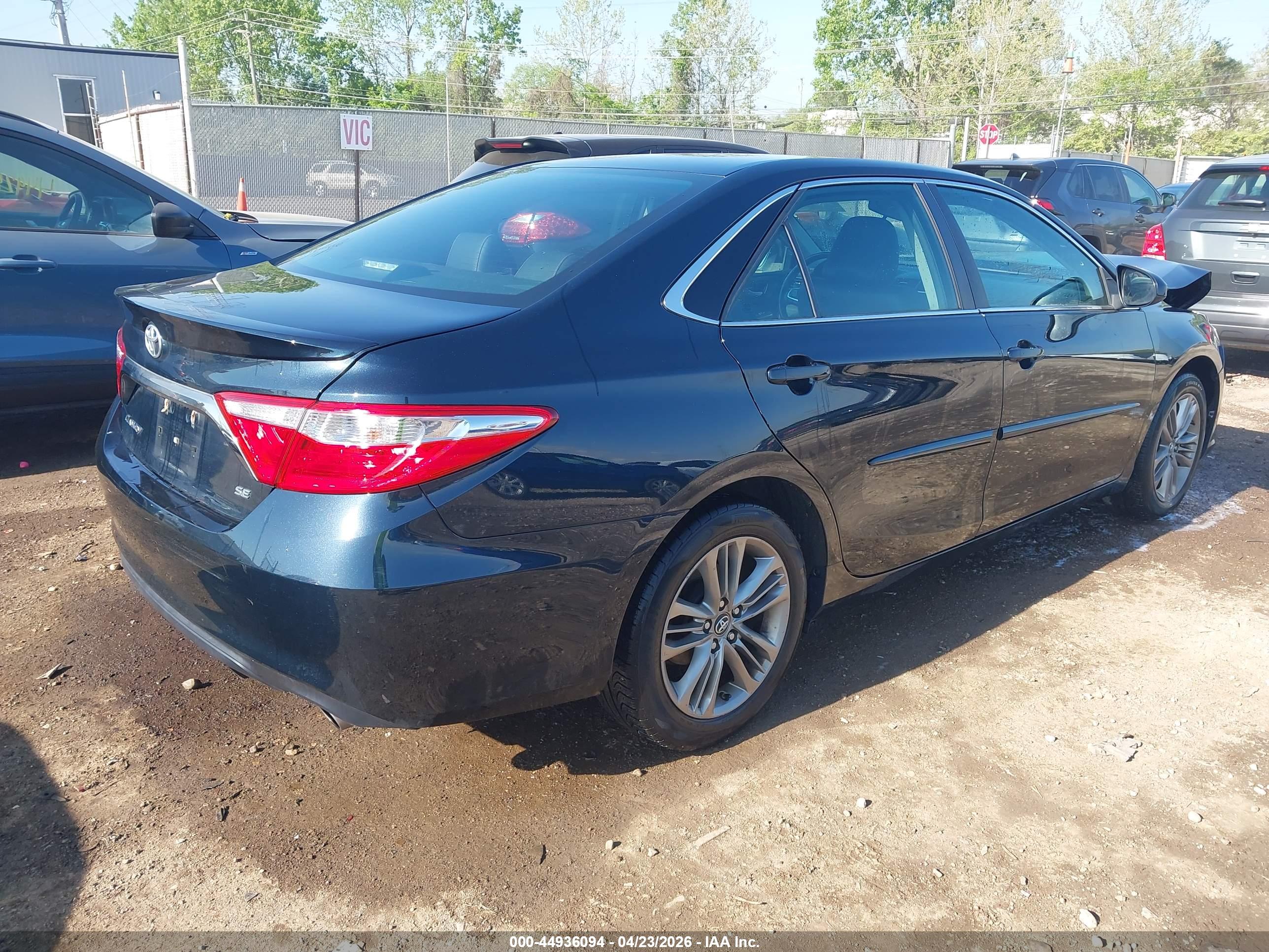 TOYOTA CAMRY image 4