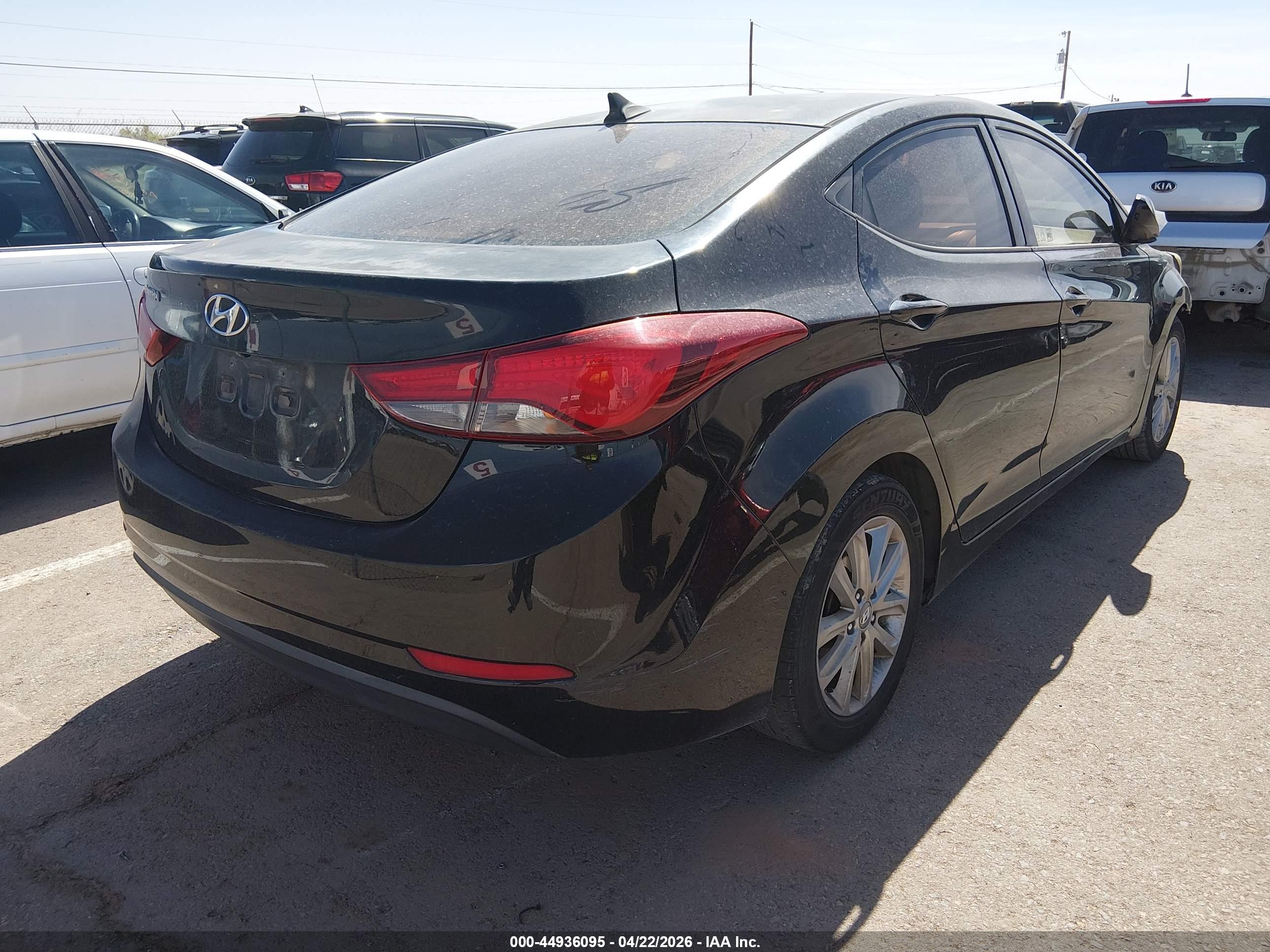 HYUNDAI ELANTRA image 4