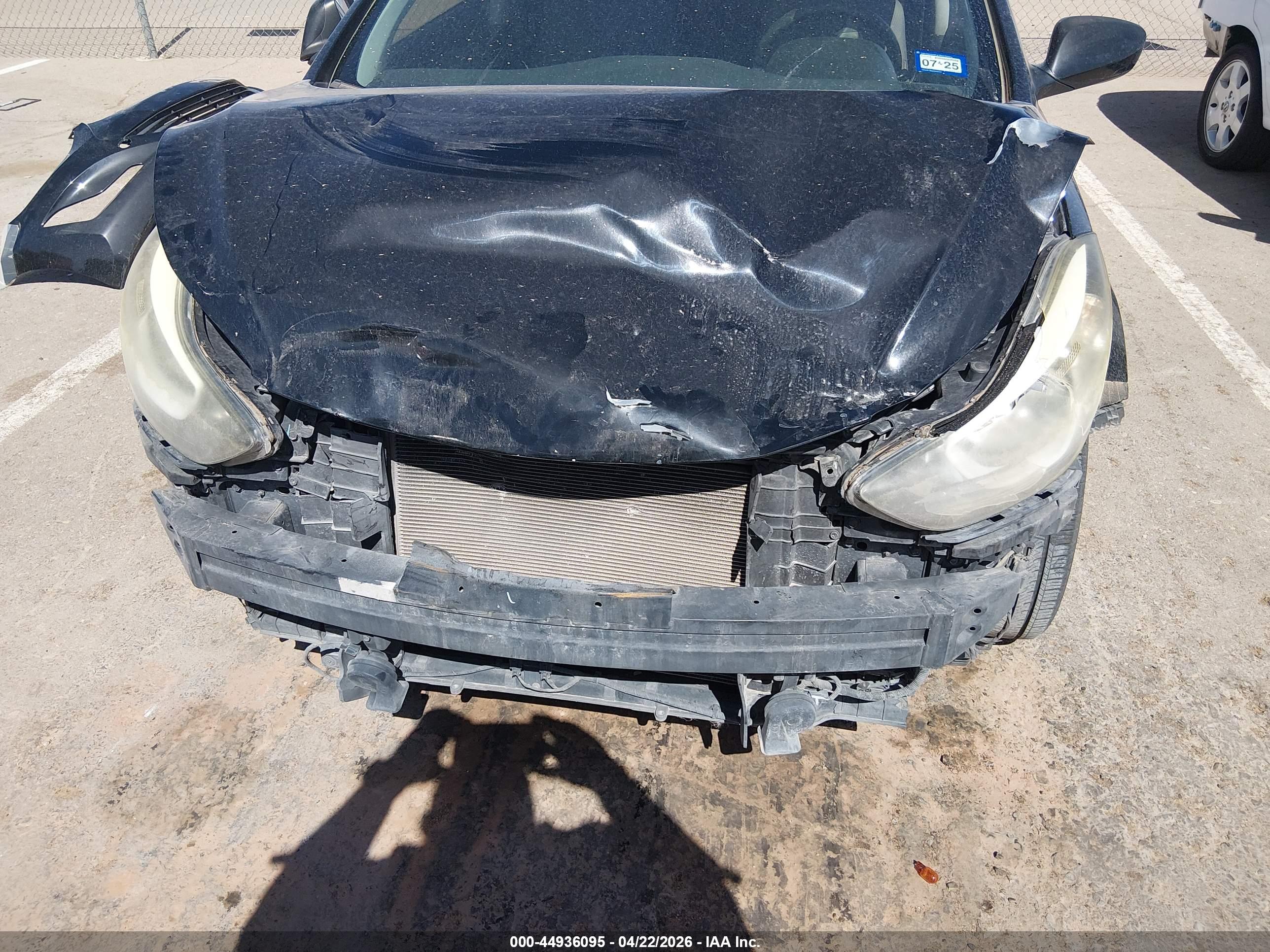 HYUNDAI ELANTRA image 6