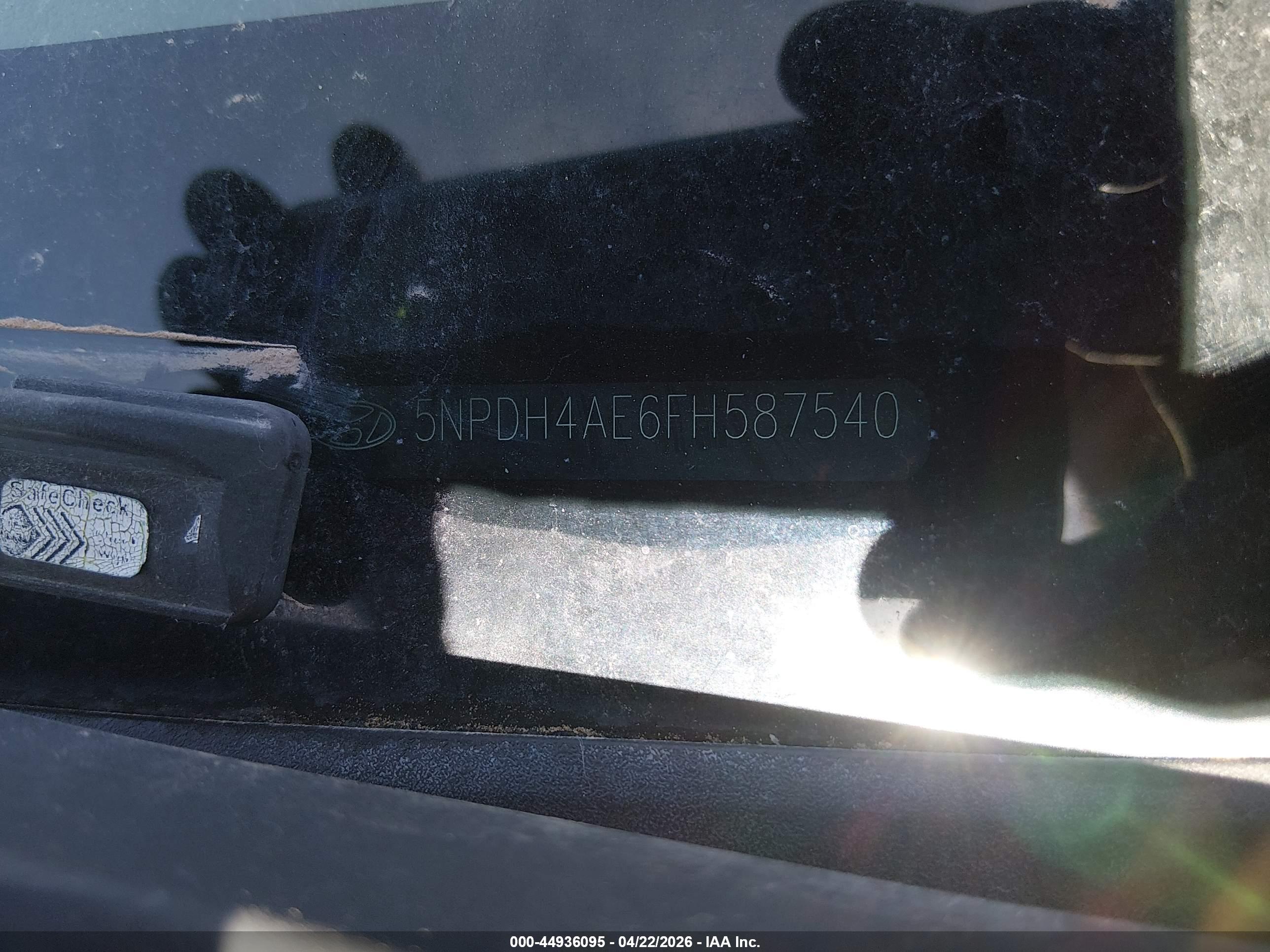 HYUNDAI ELANTRA image 9