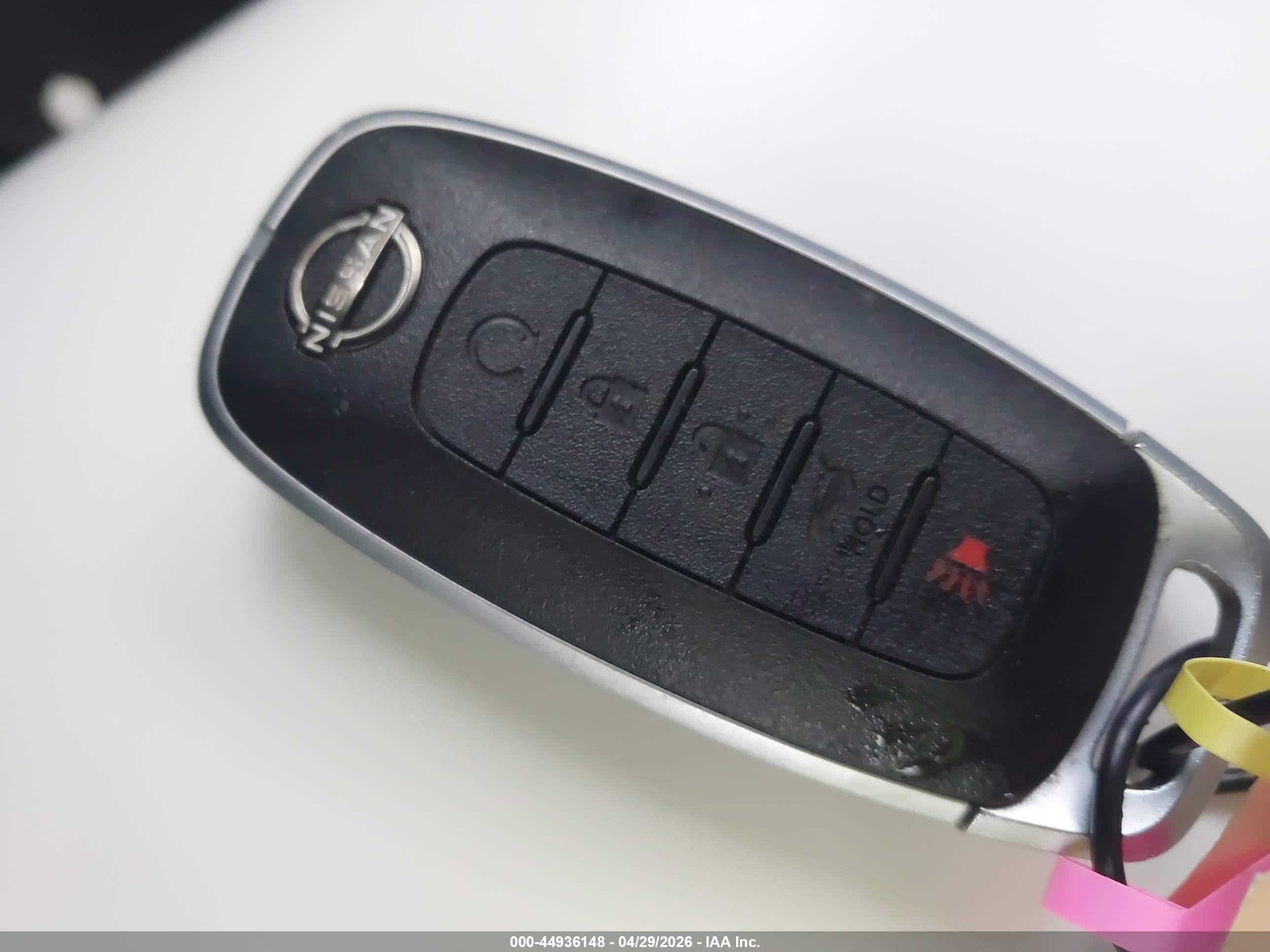 NISSAN ROGUE image 11